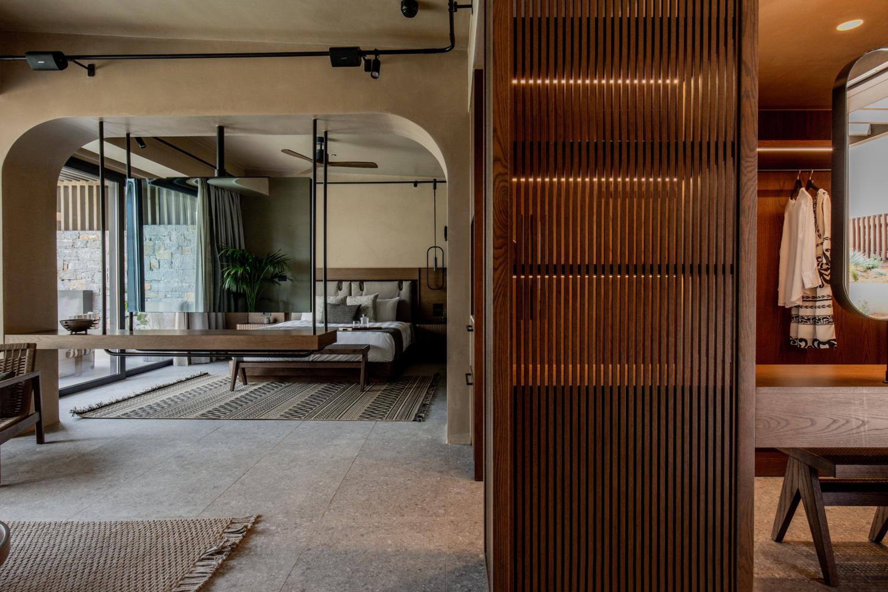 Signature Suite with Private Pool & Sauna thumbnail 5