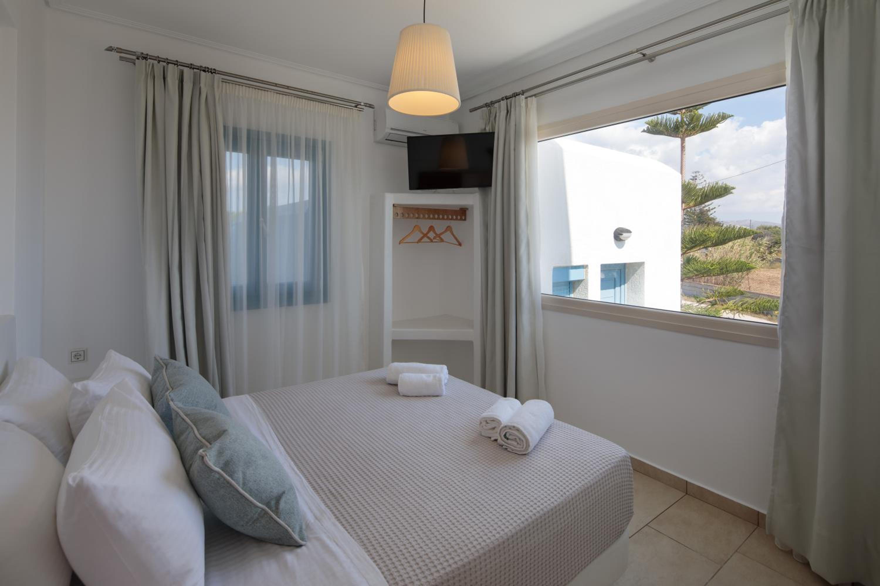 Deluxe Room with Hot Tub & Sea View - Annex