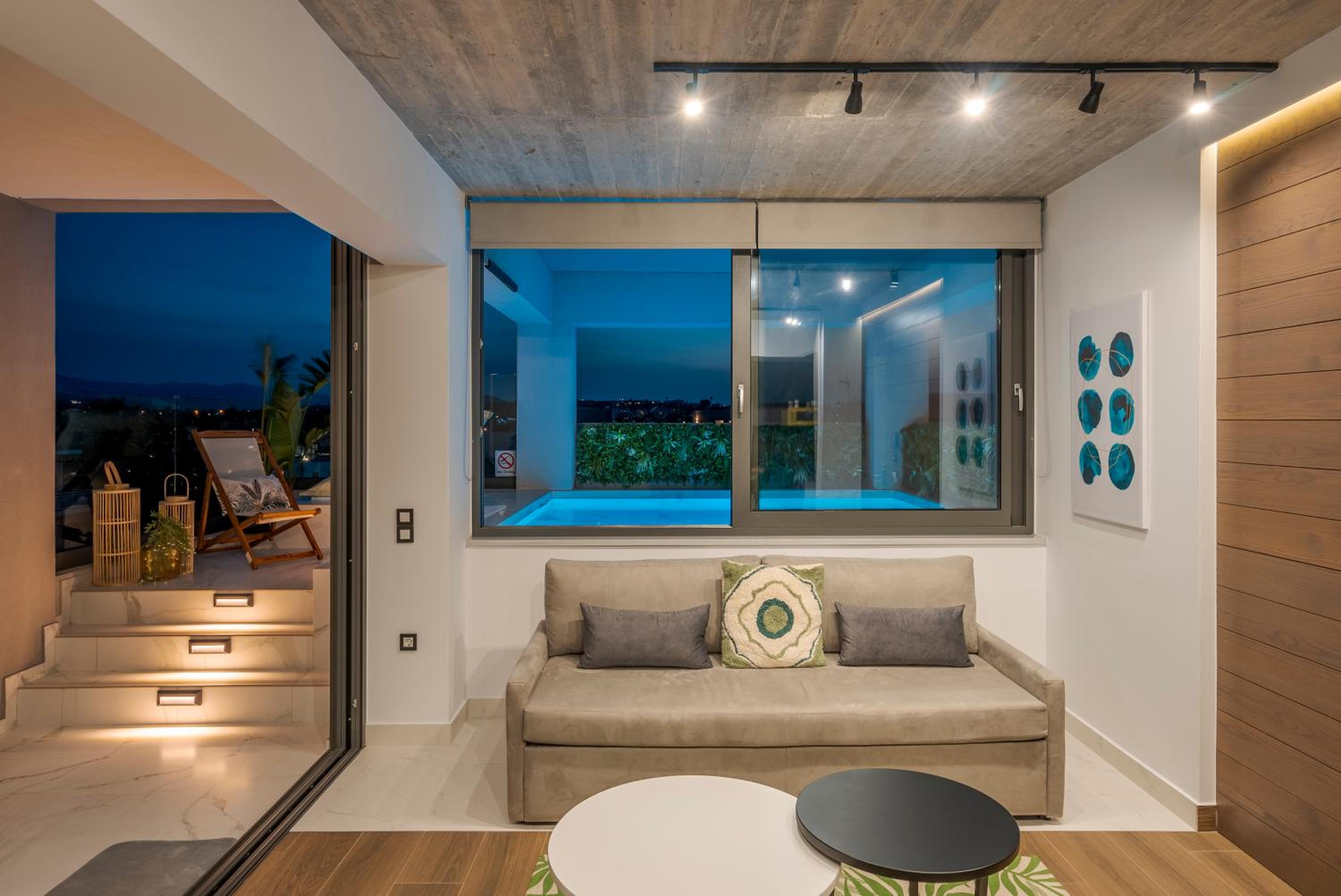 Apartment with Pool View 