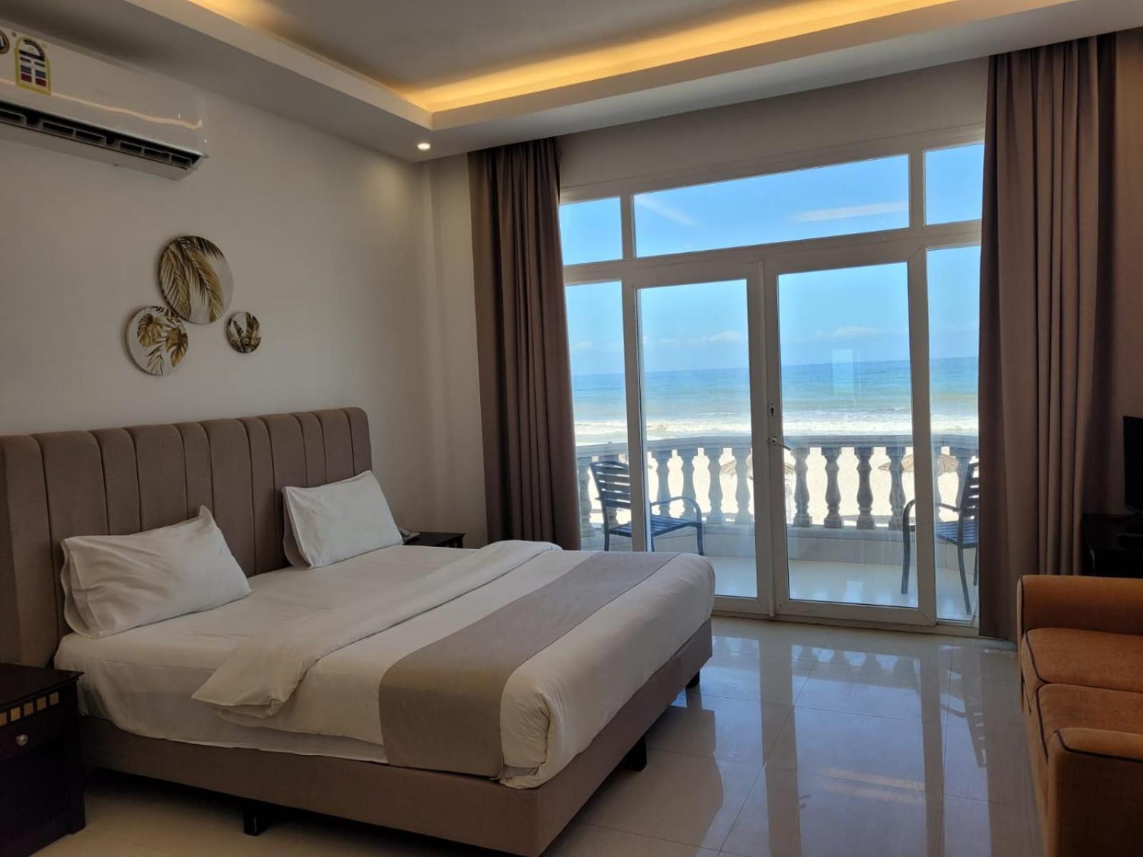 Deluxe King Room - Photo 1