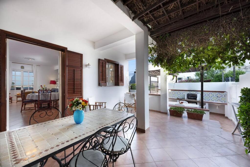 Villa photo 3