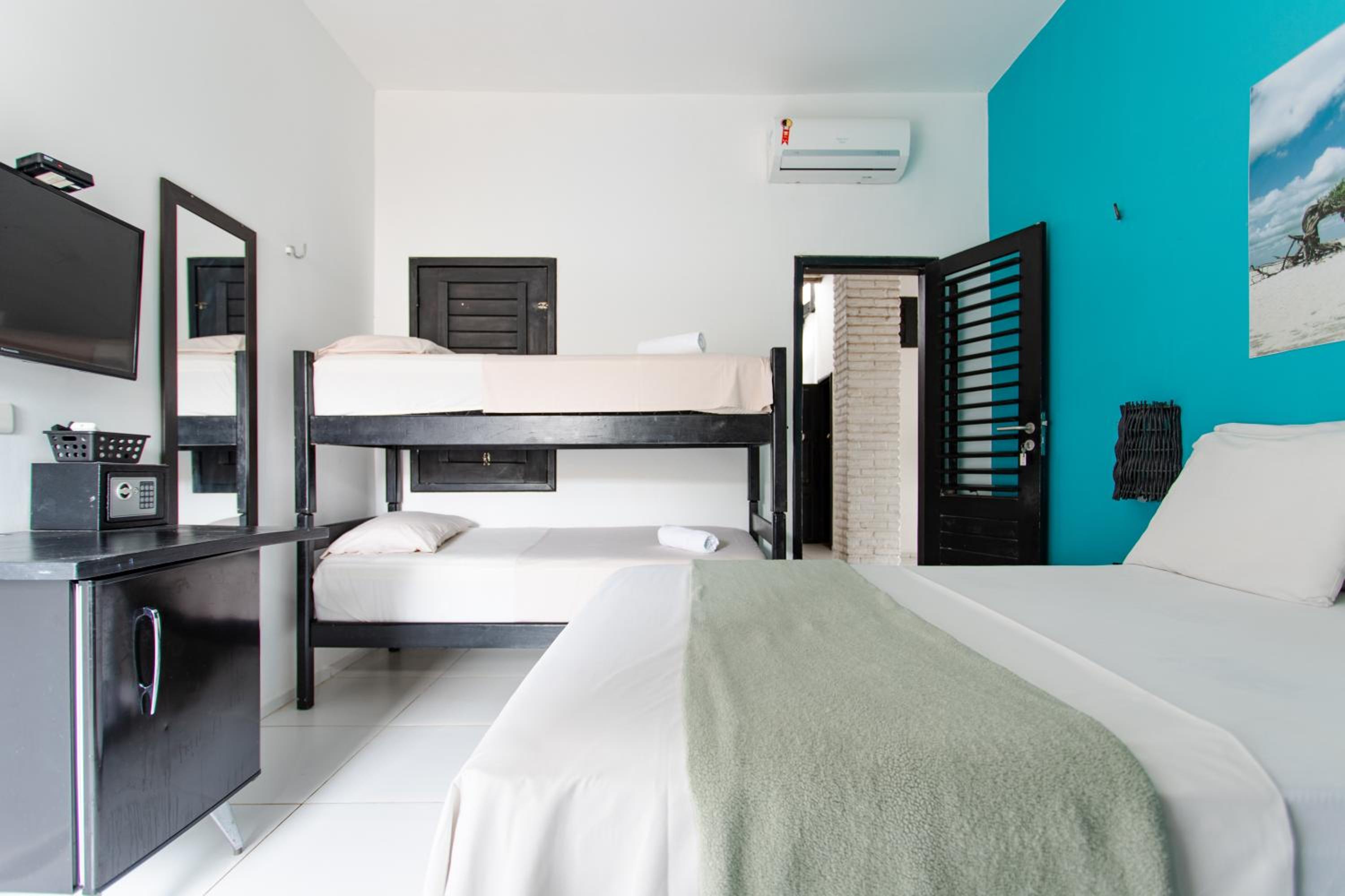 Superior Triple Room photo 3