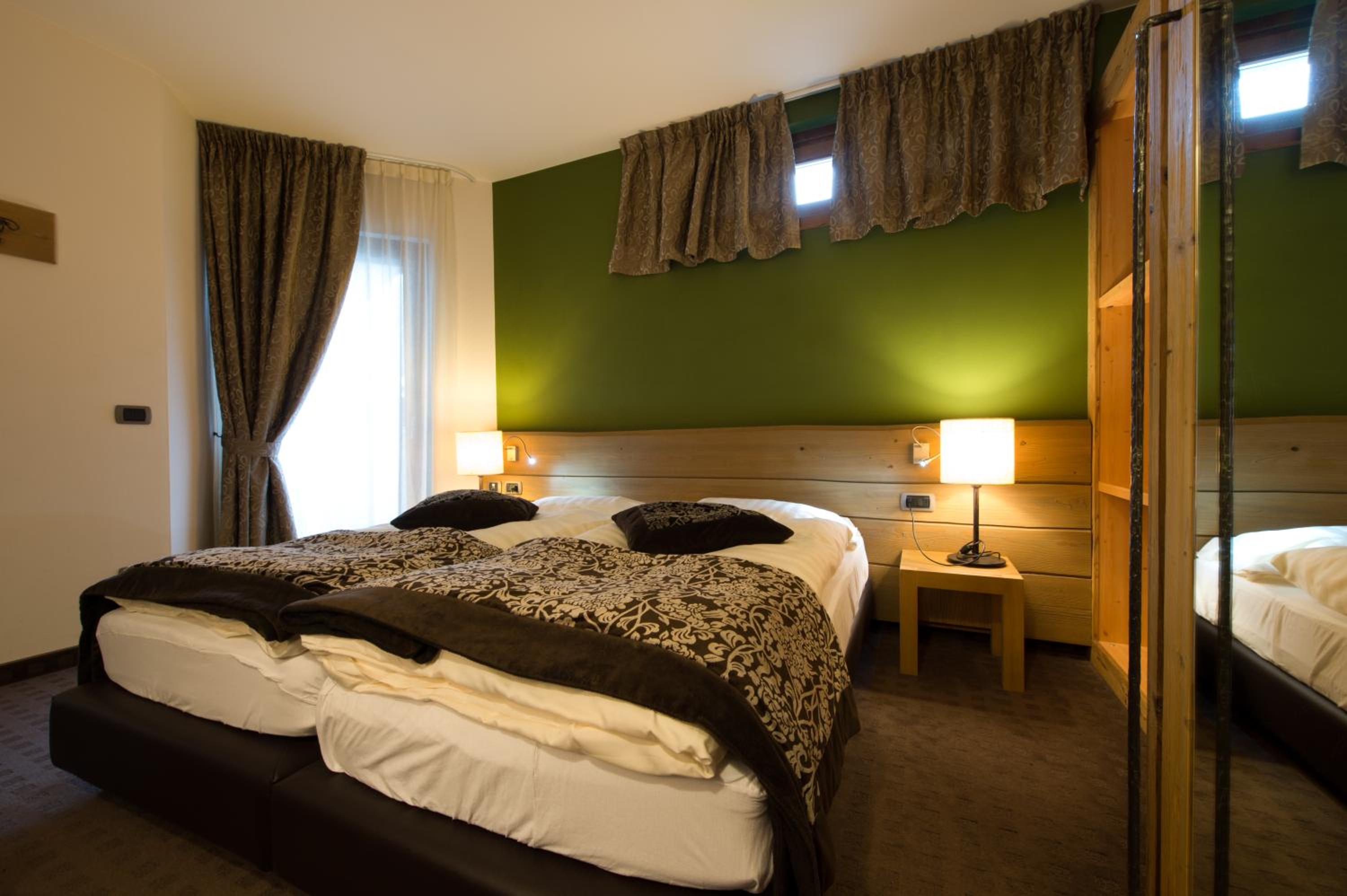 Twin Room with Balcony - Photo 1