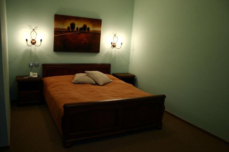 Double Room - Photo 6