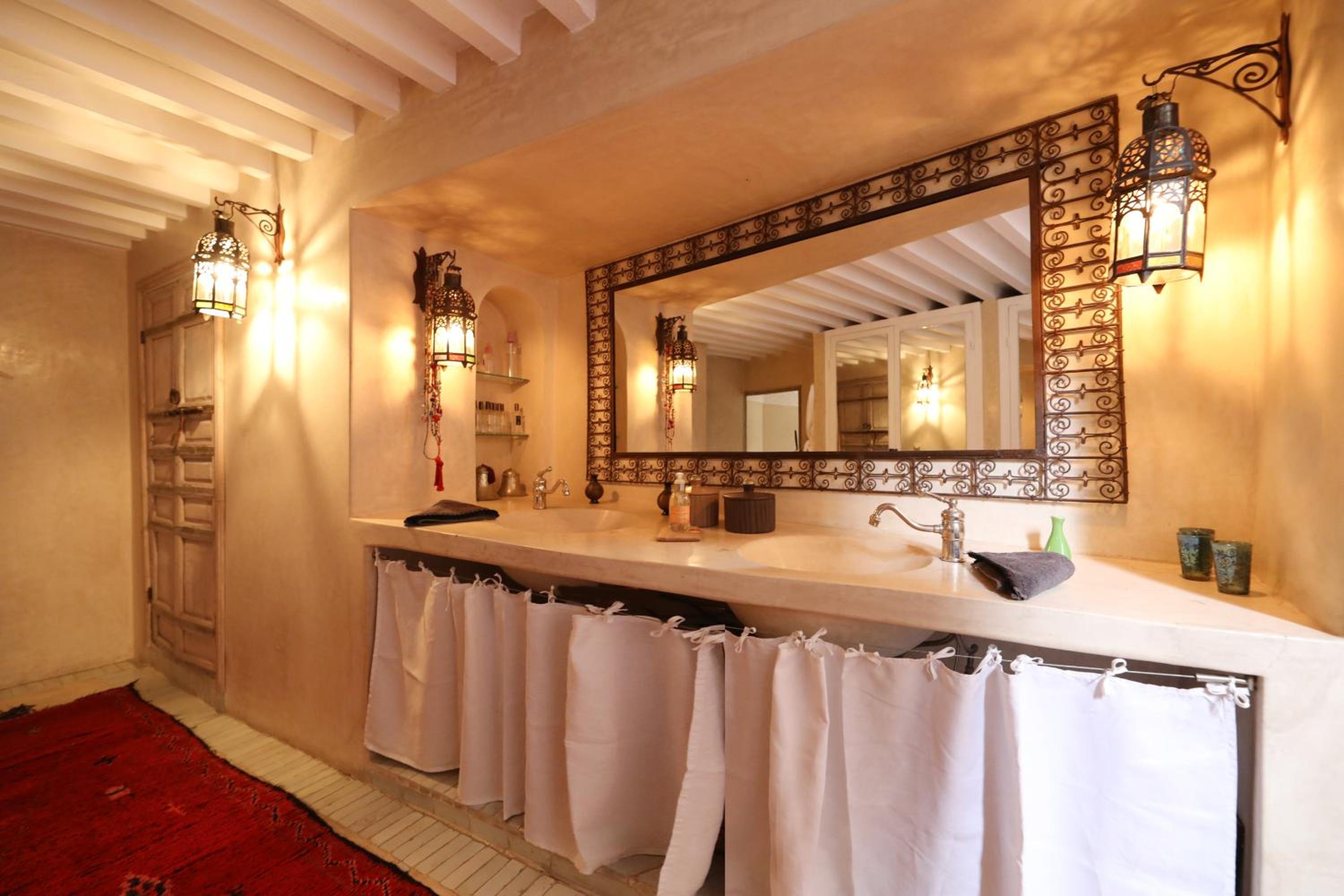Executive Suite - Photo 4