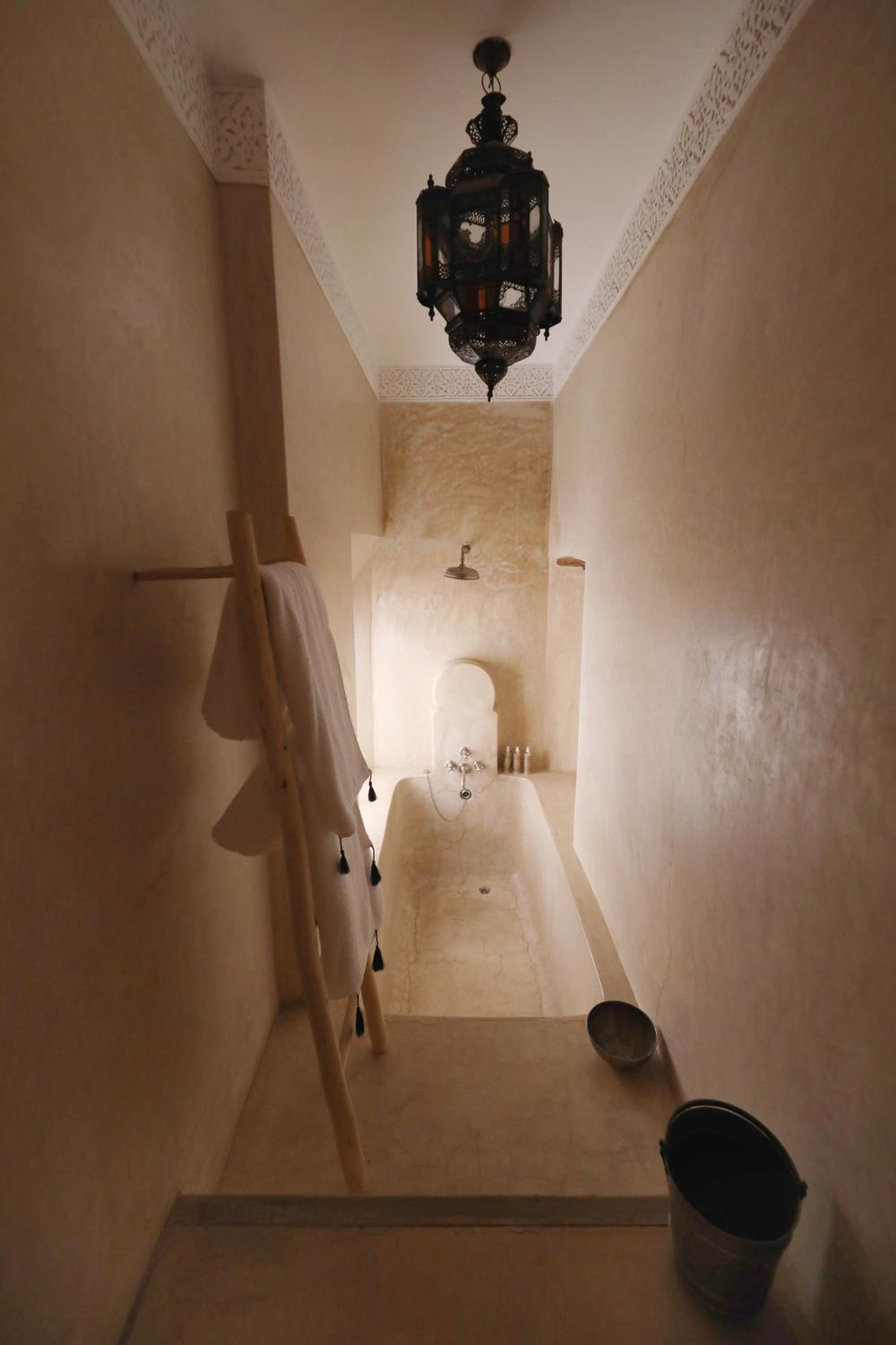Executive Suite - Photo 5