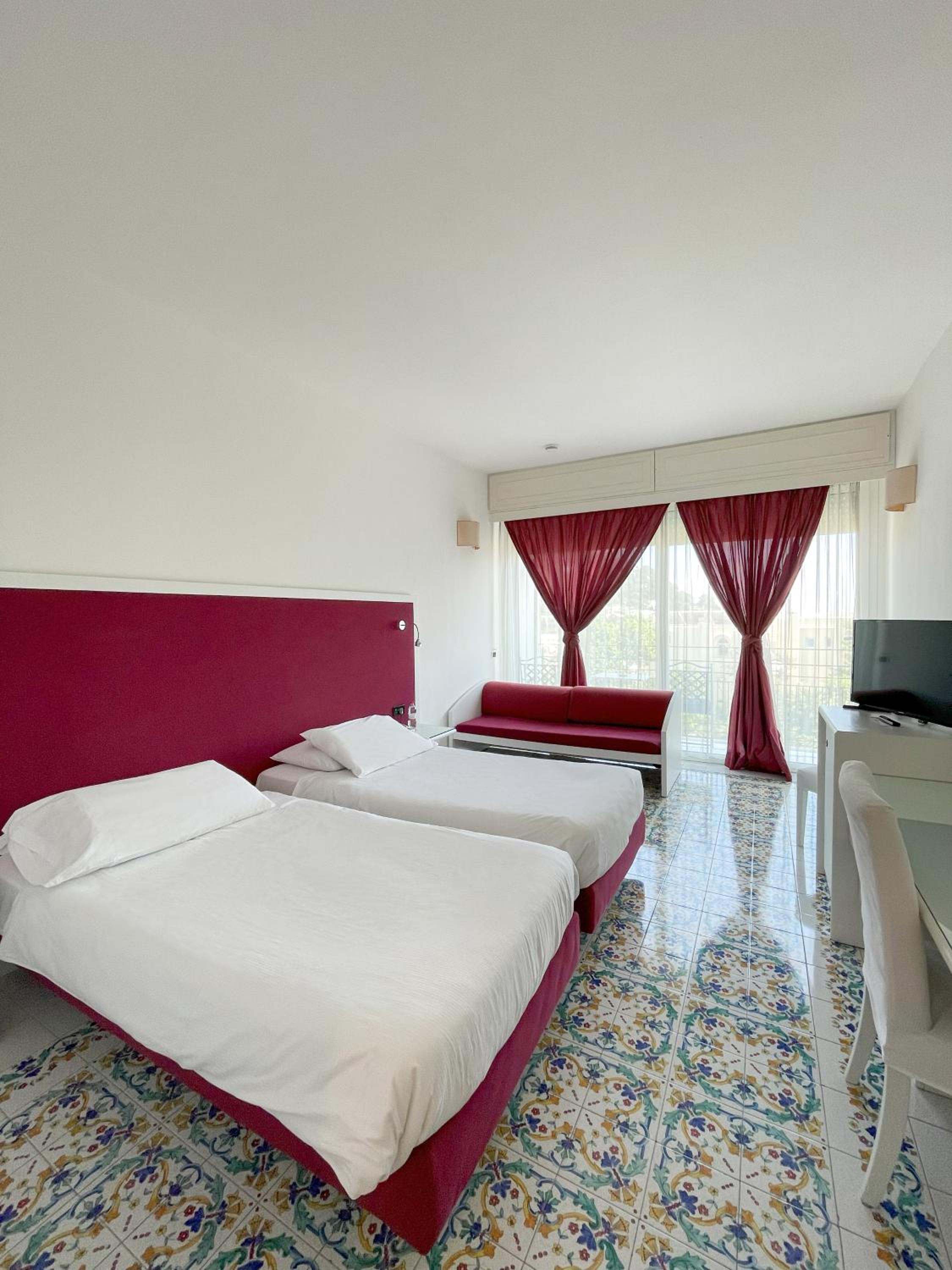 Superior Double or Twin Room with Garden View - Photo 1