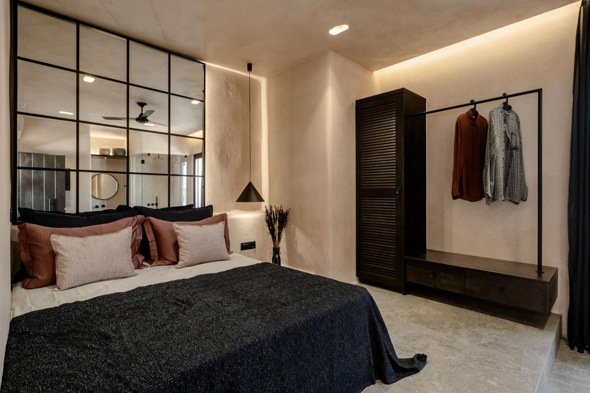 Queen Room with Balcony
