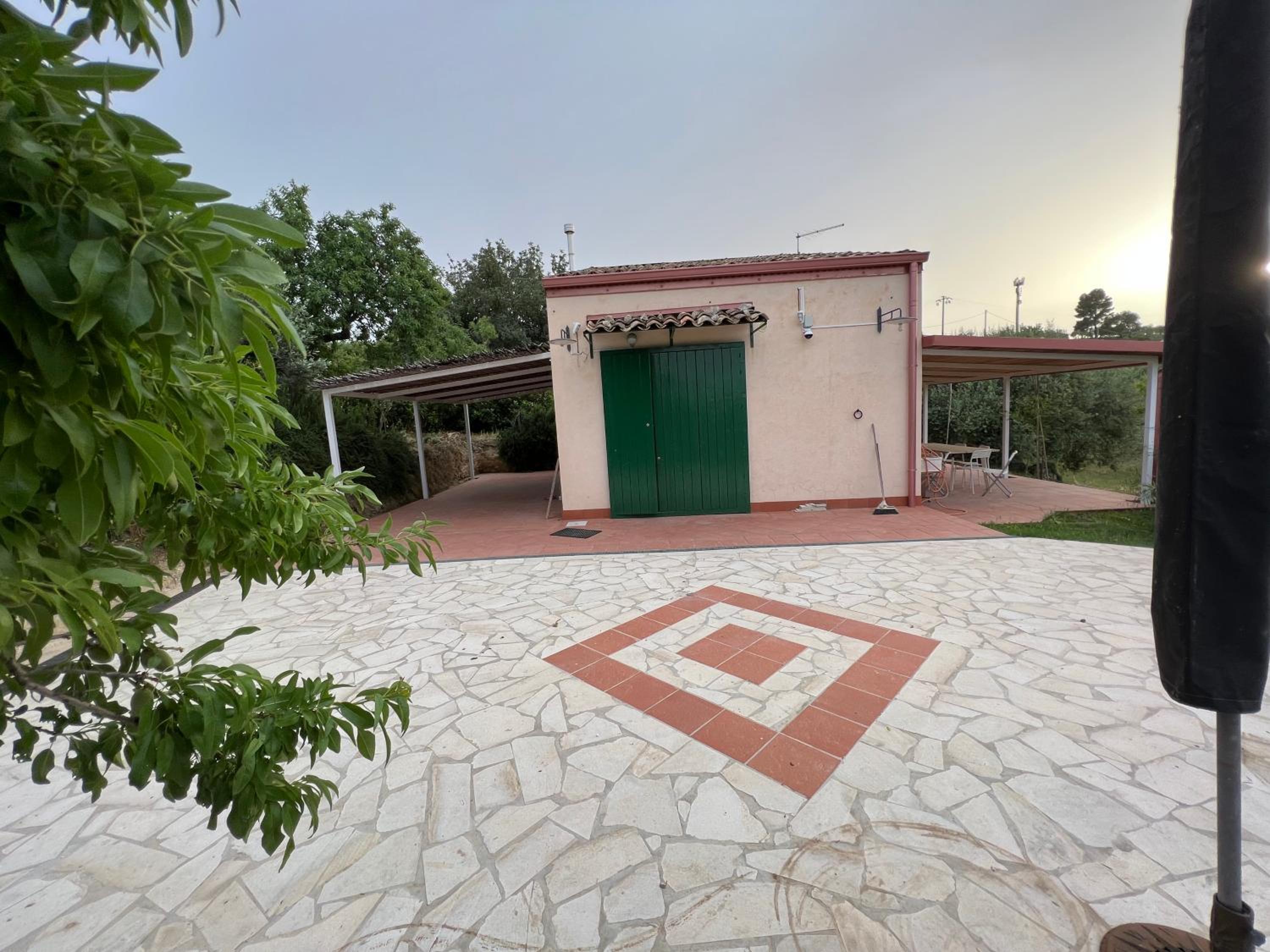 One-Bedroom House photo 3