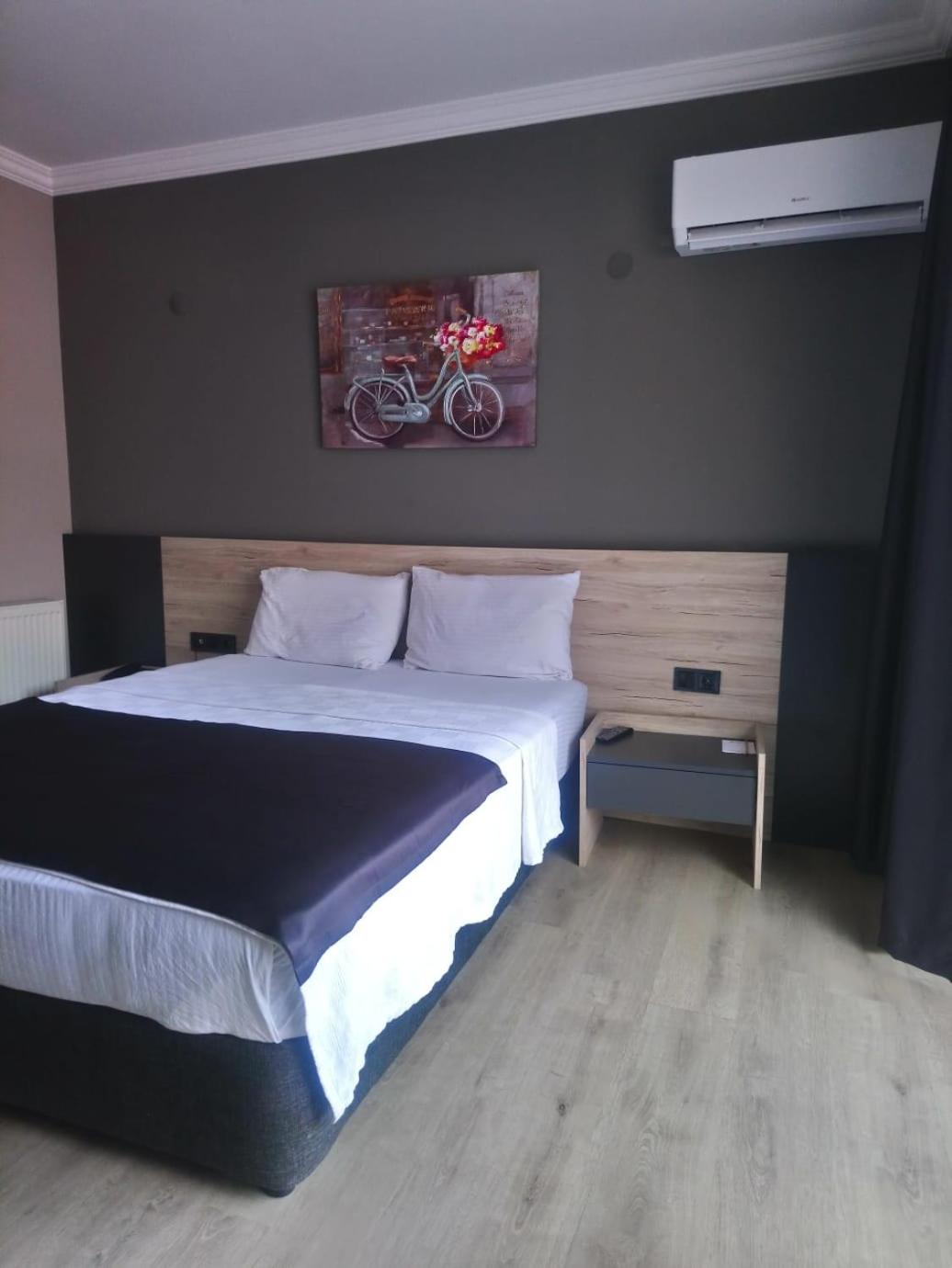 Deluxe Double Room - Photo 9