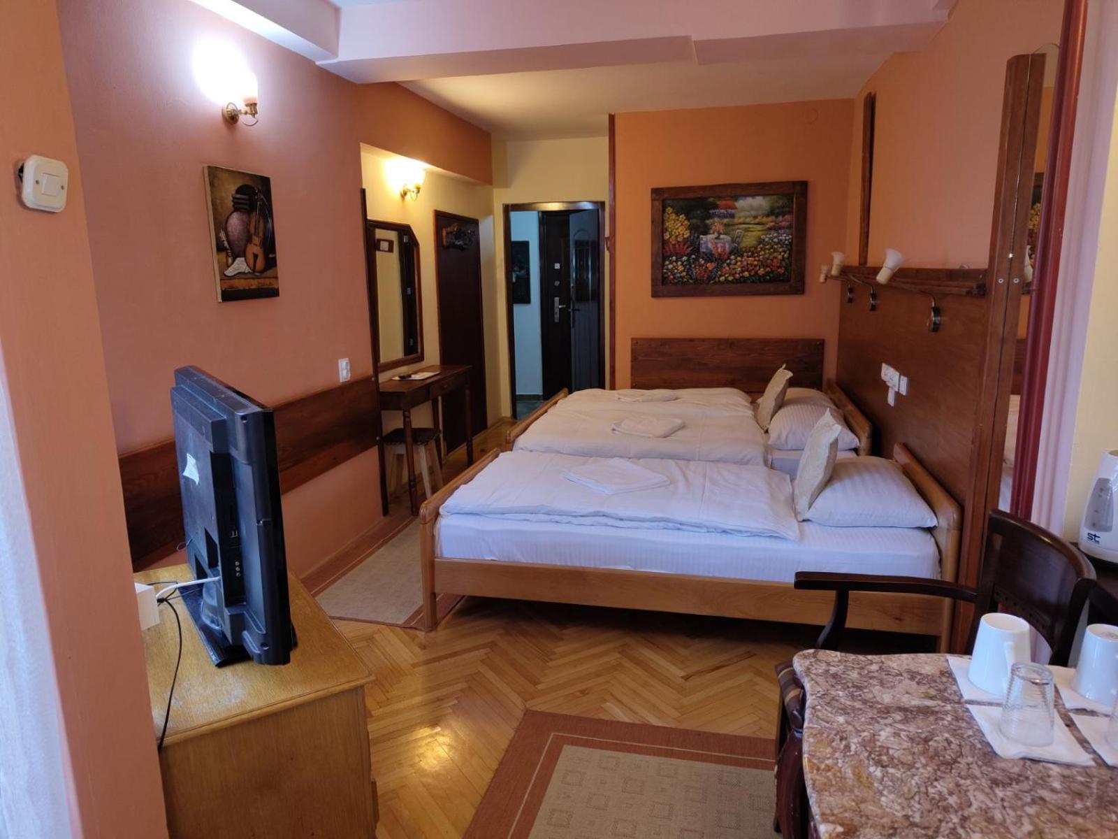 Triple Room with Balcony photo 1