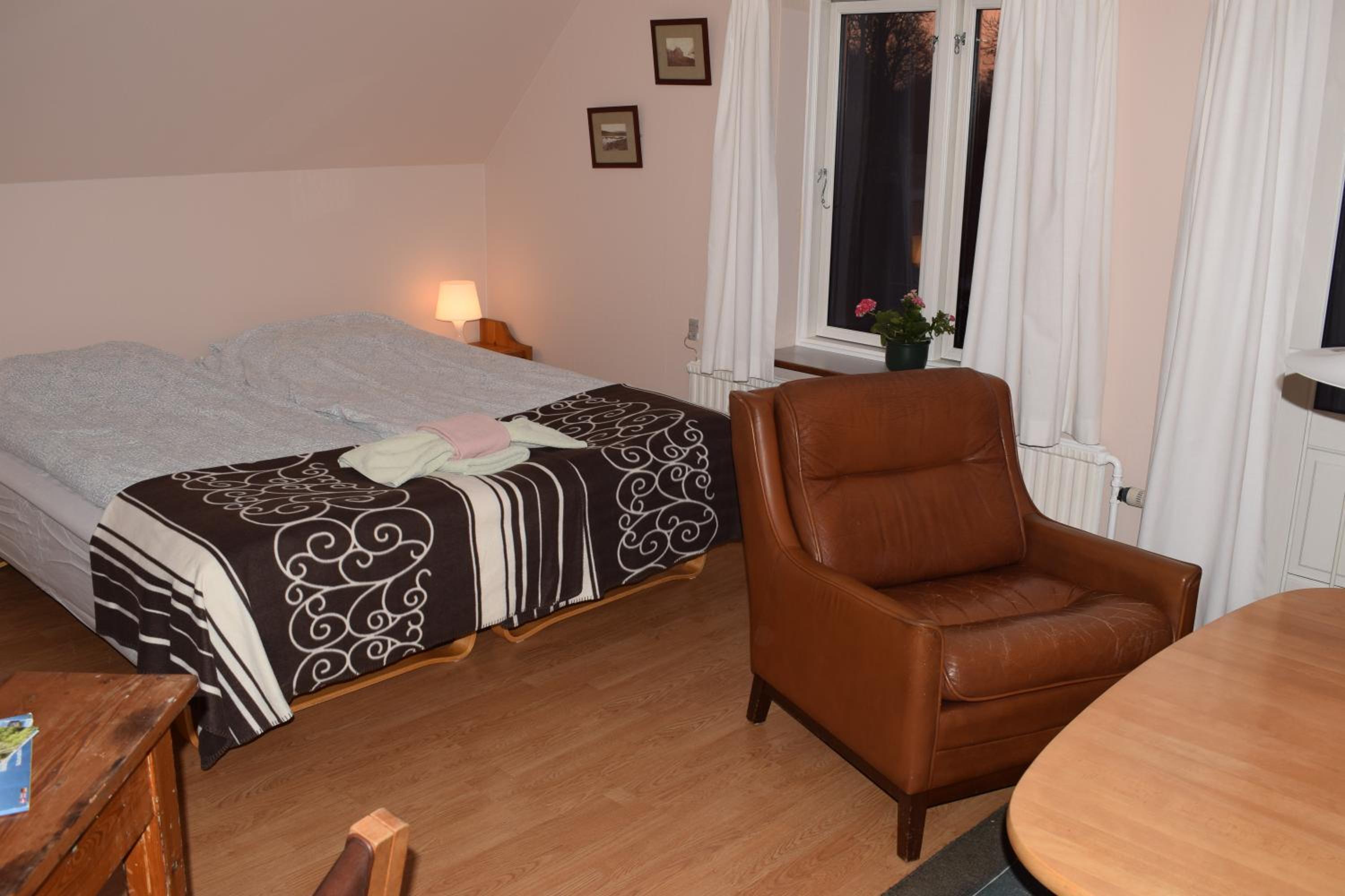 Double Room with Shared Bathroom photo 2