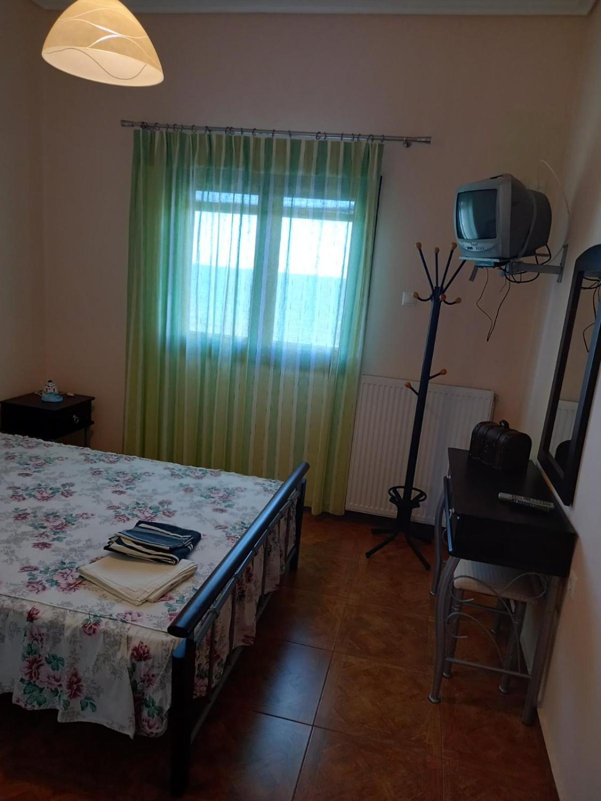 Three-Bedroom House photo 2