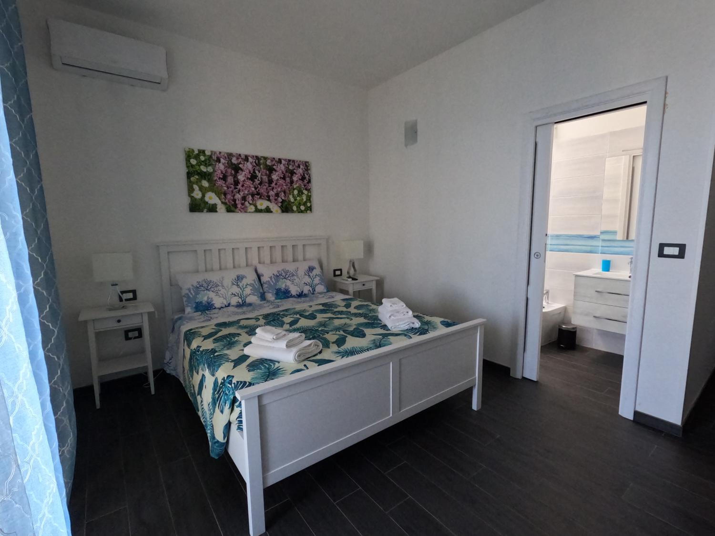 Deluxe Double Room with Sea View photo 3