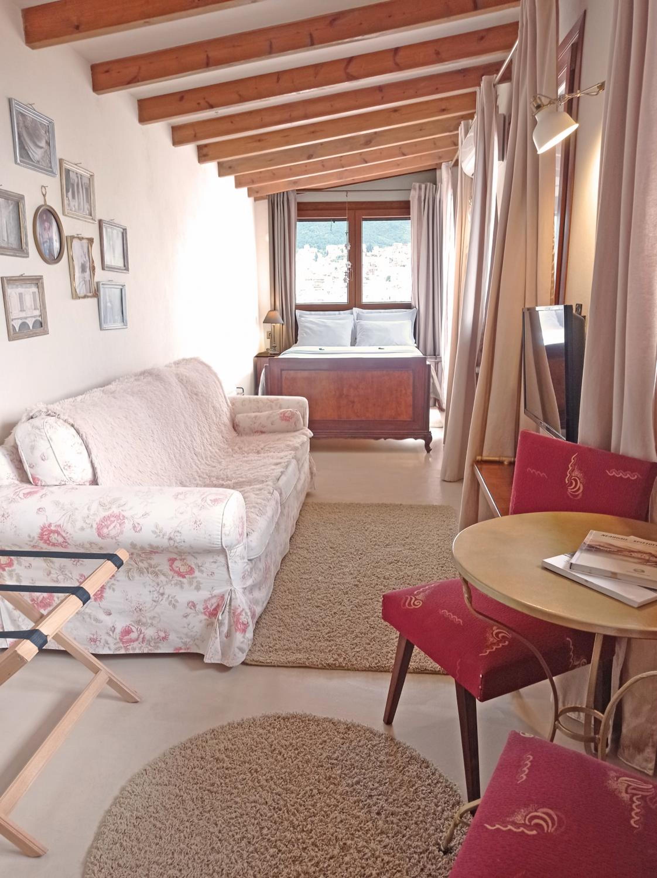 Suite with Terrace - Photo 3