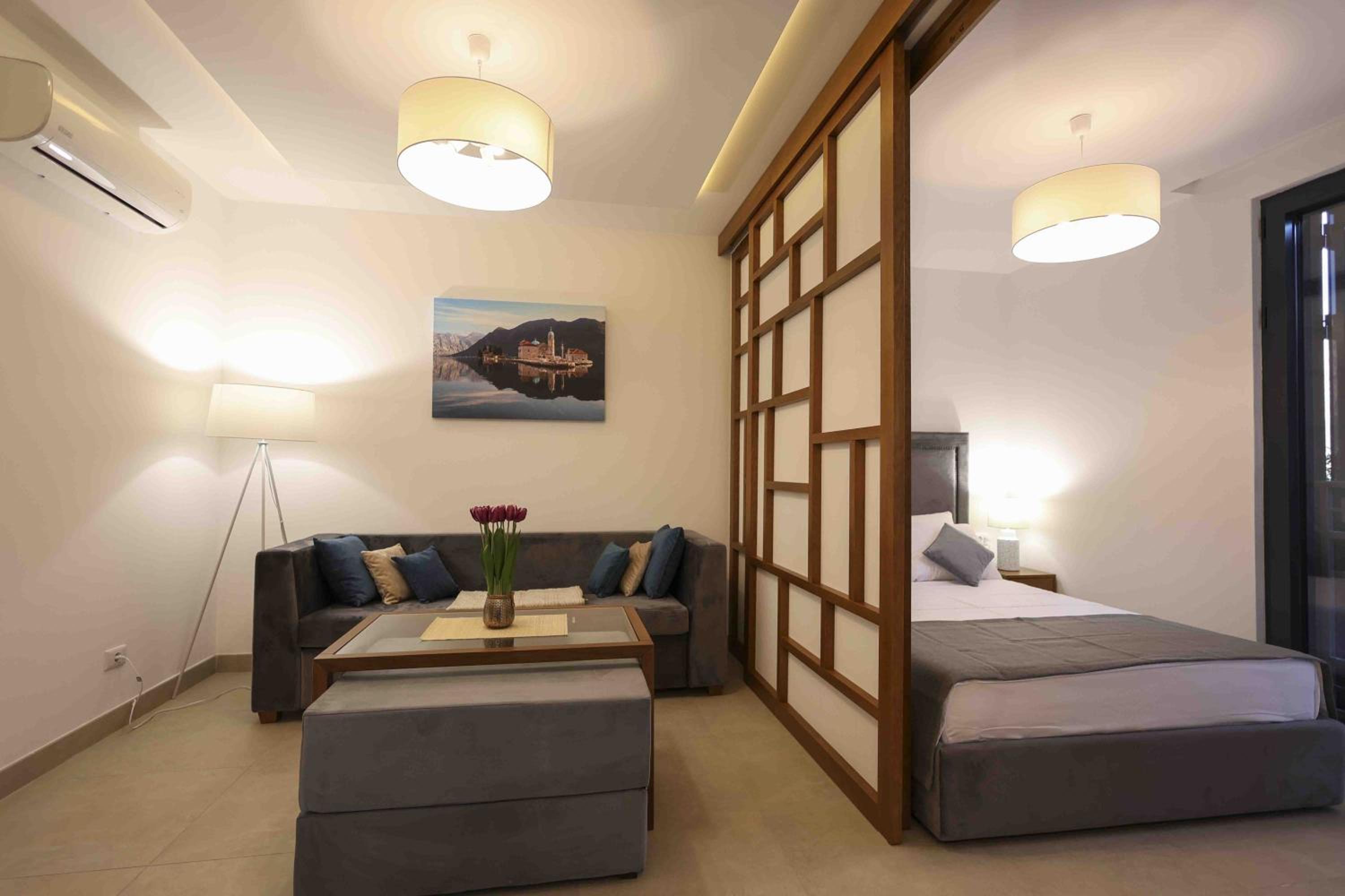 Two Bedroom Apartment with Balcony and Sea View (4+2)