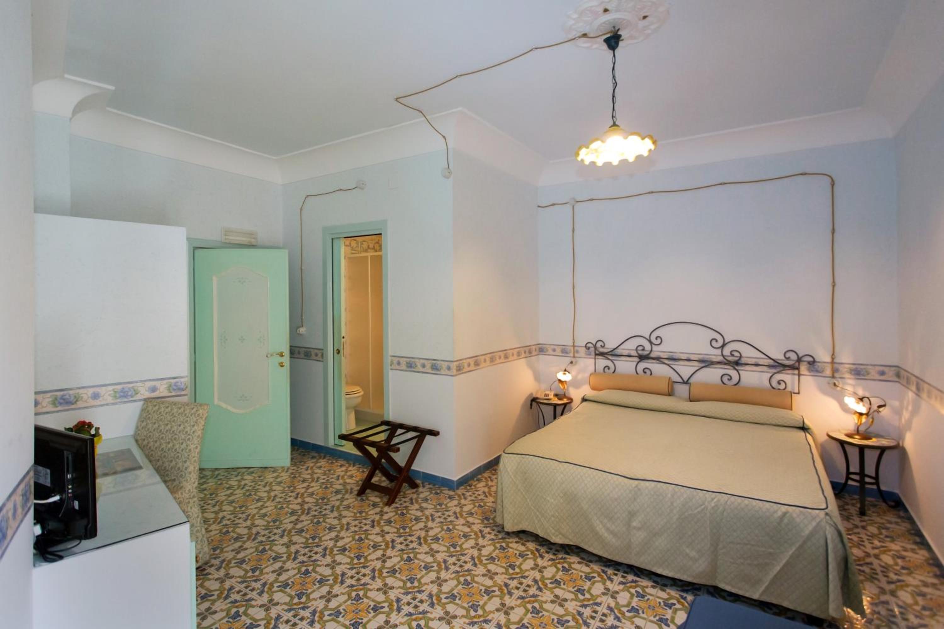 Triple Room with Terrace