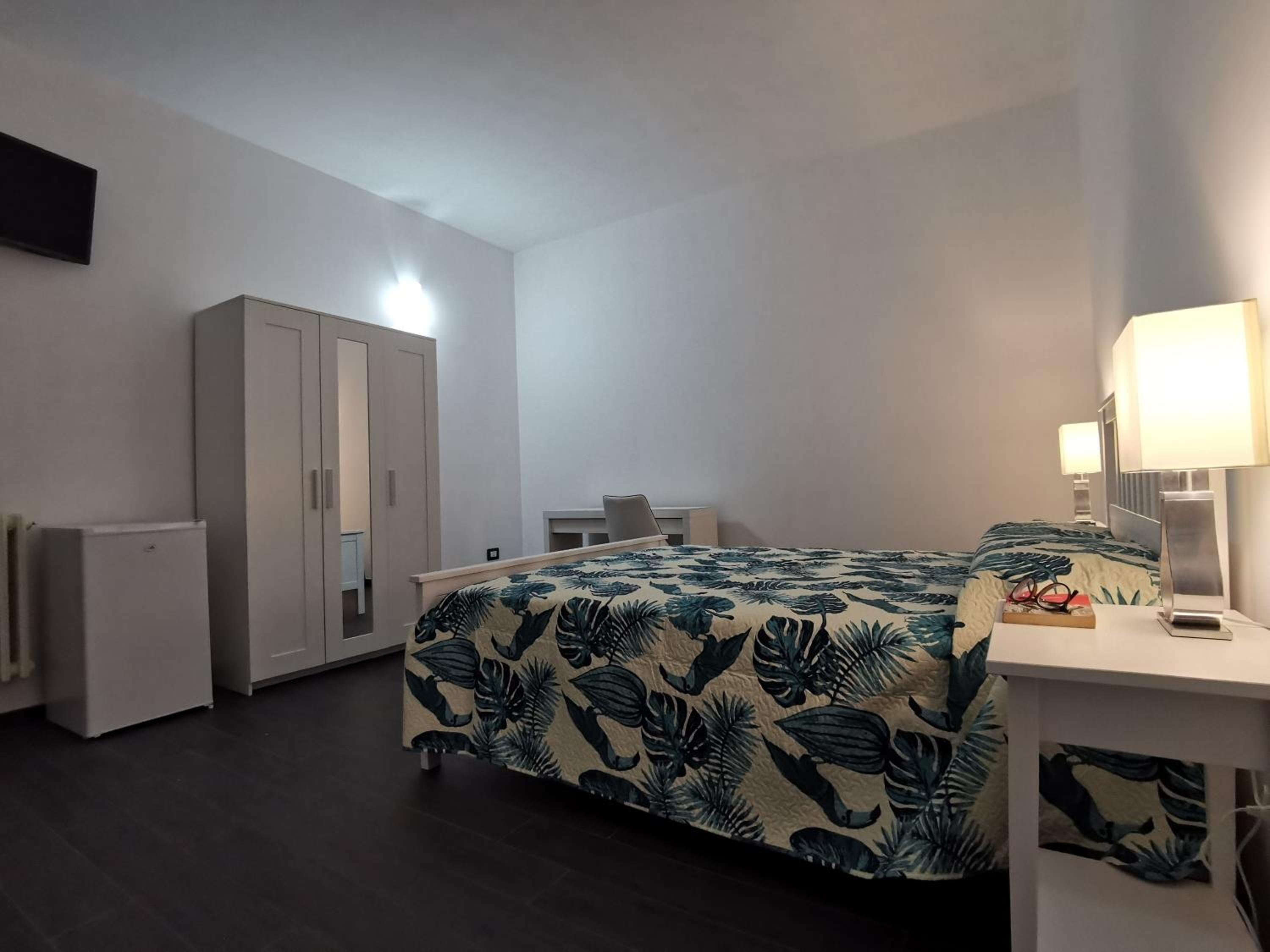Double Room with Private Bathroom photo 2
