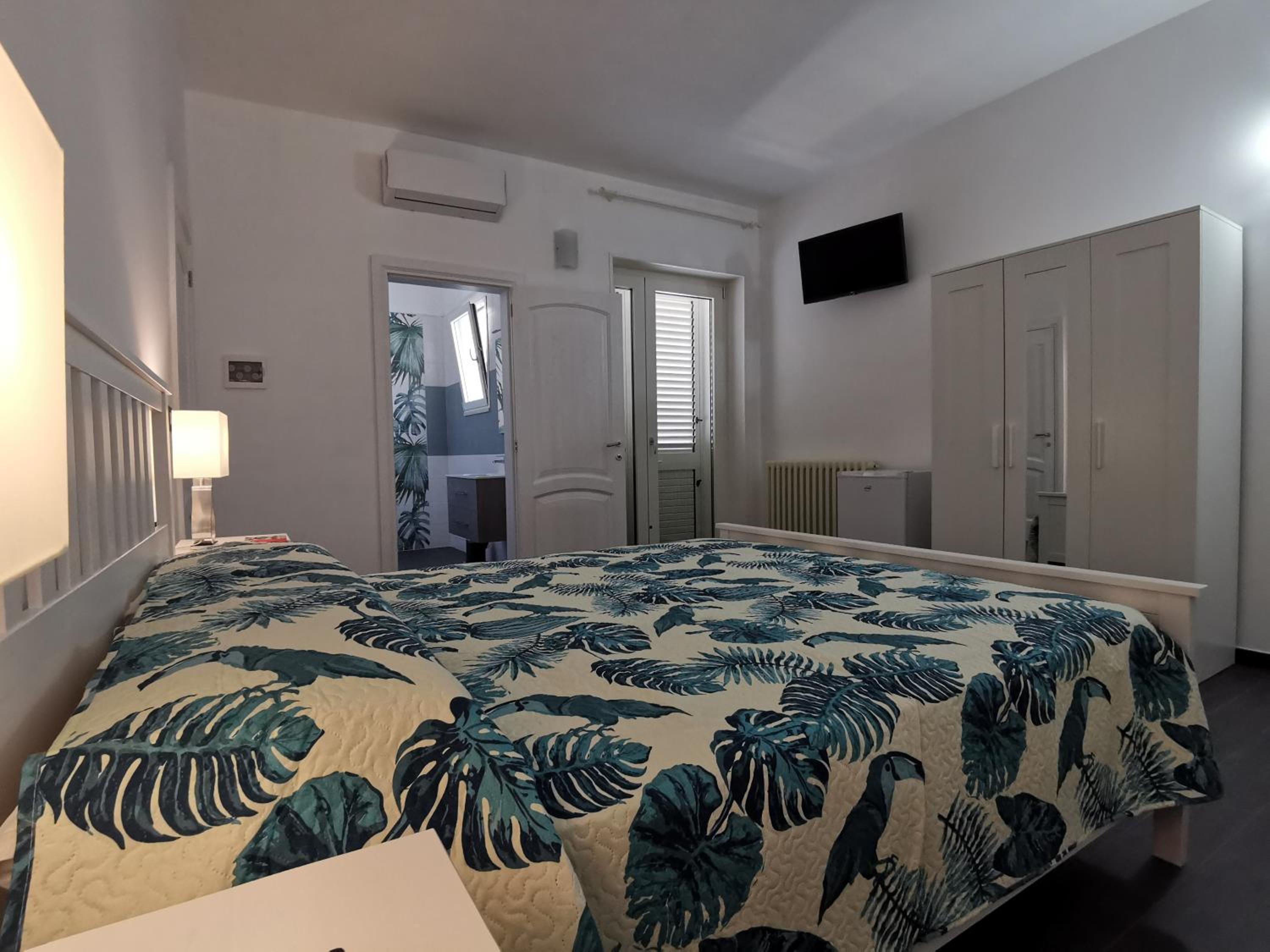 Double Room with Private Bathroom photo 1
