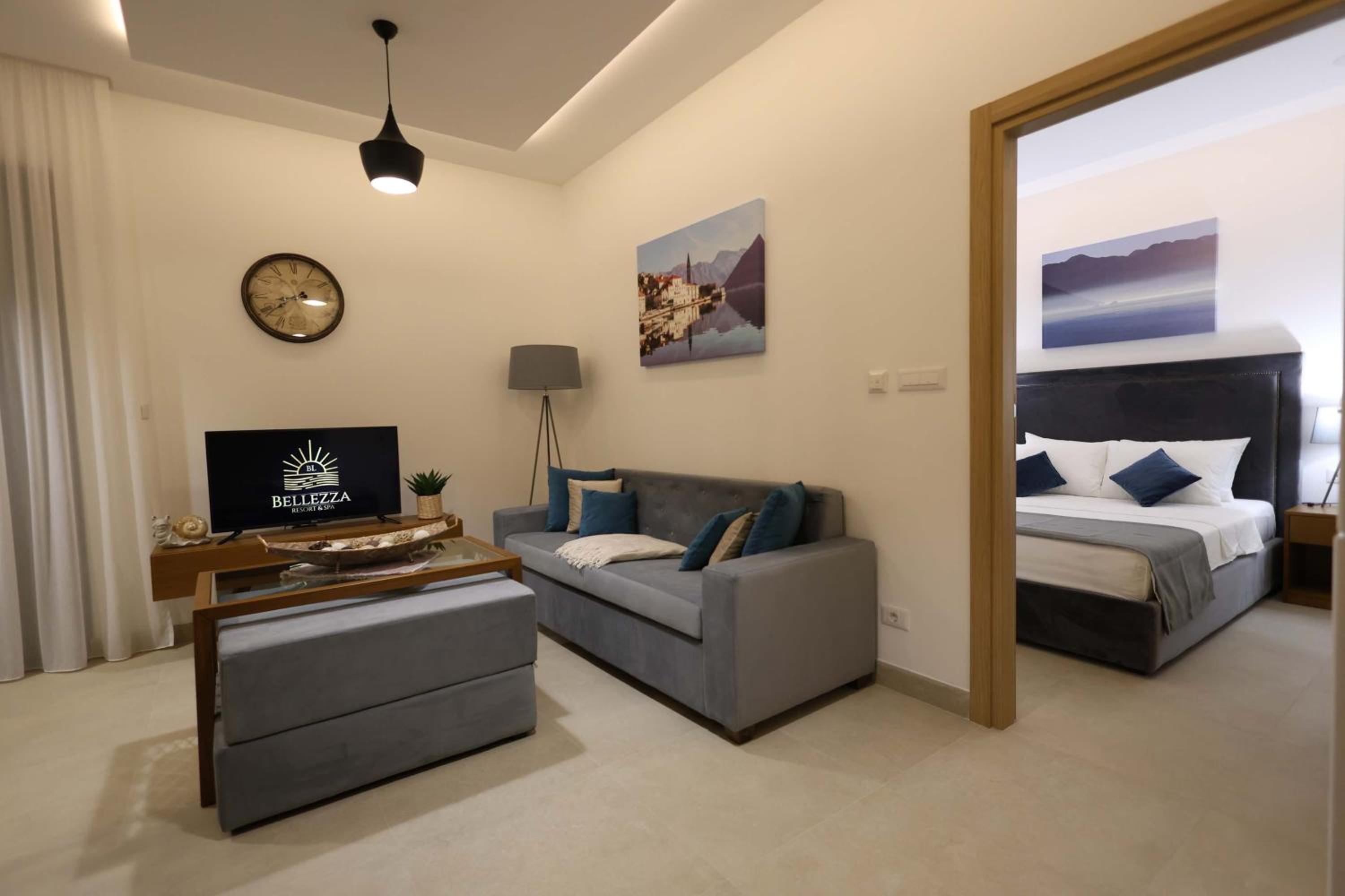 One Bedroom Apartment with Balcony and Partial Sea View (2+2) photo 2