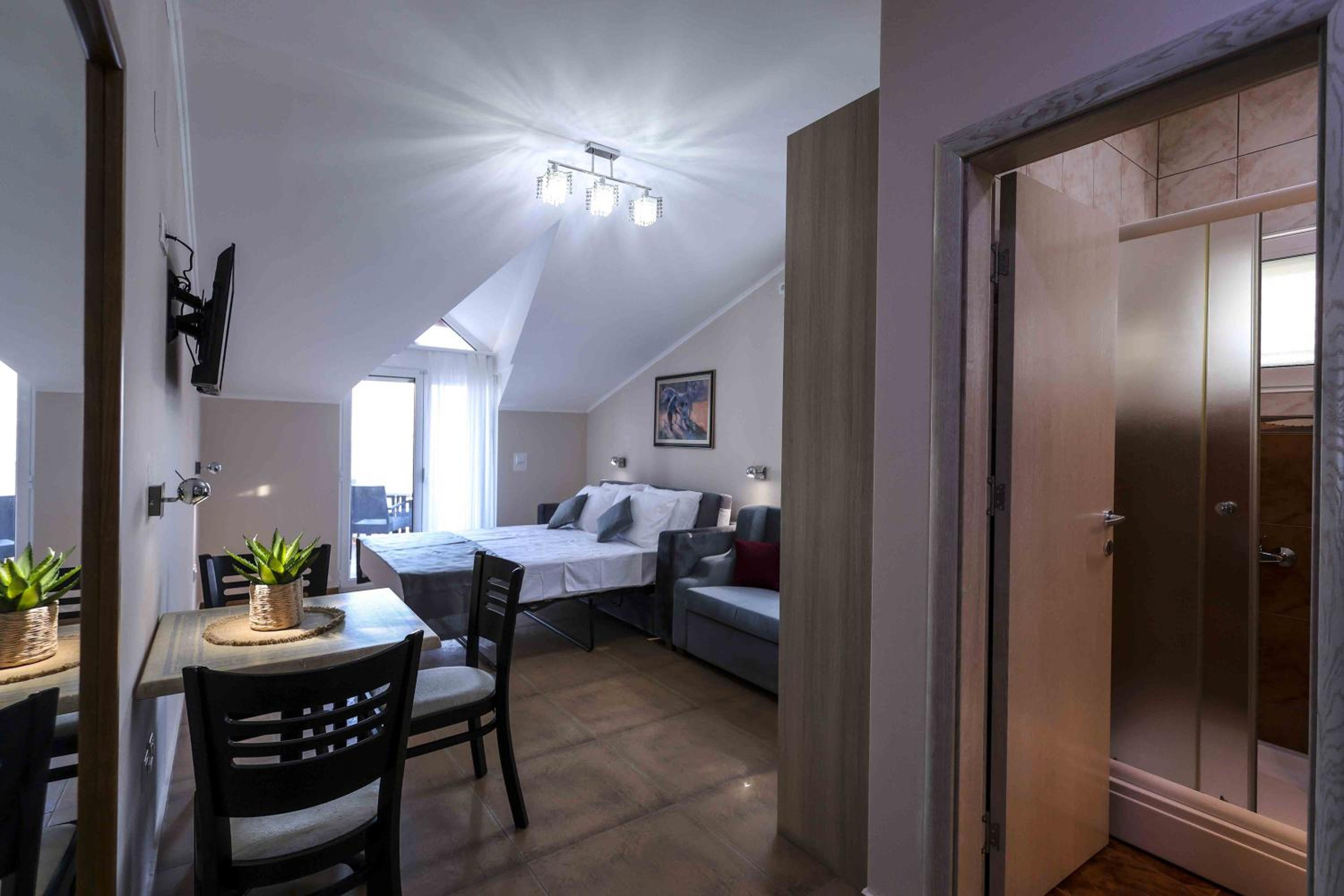 Deluxe Studio with Balcony and Sea View (2 adults) photo 1