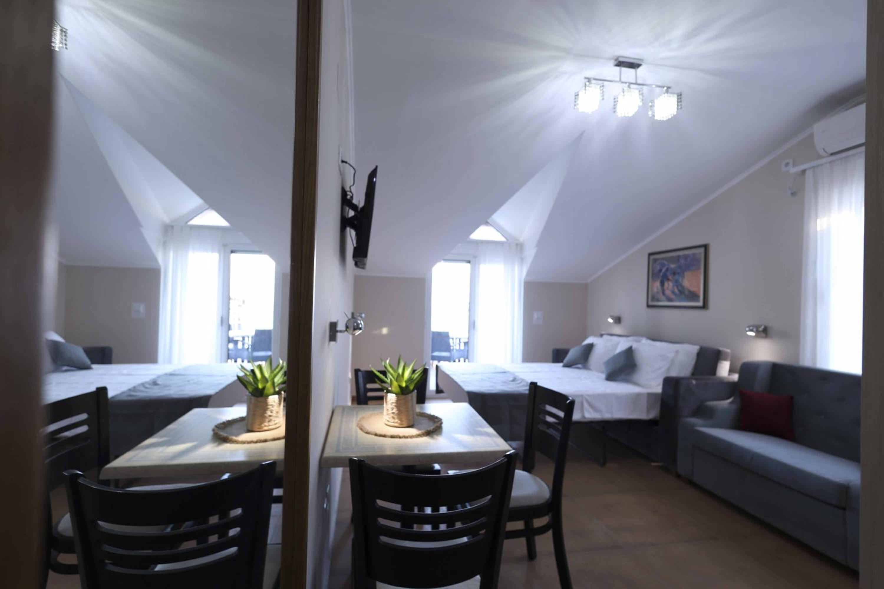 Deluxe Studio with Balcony and Sea View (2 adults) photo 2