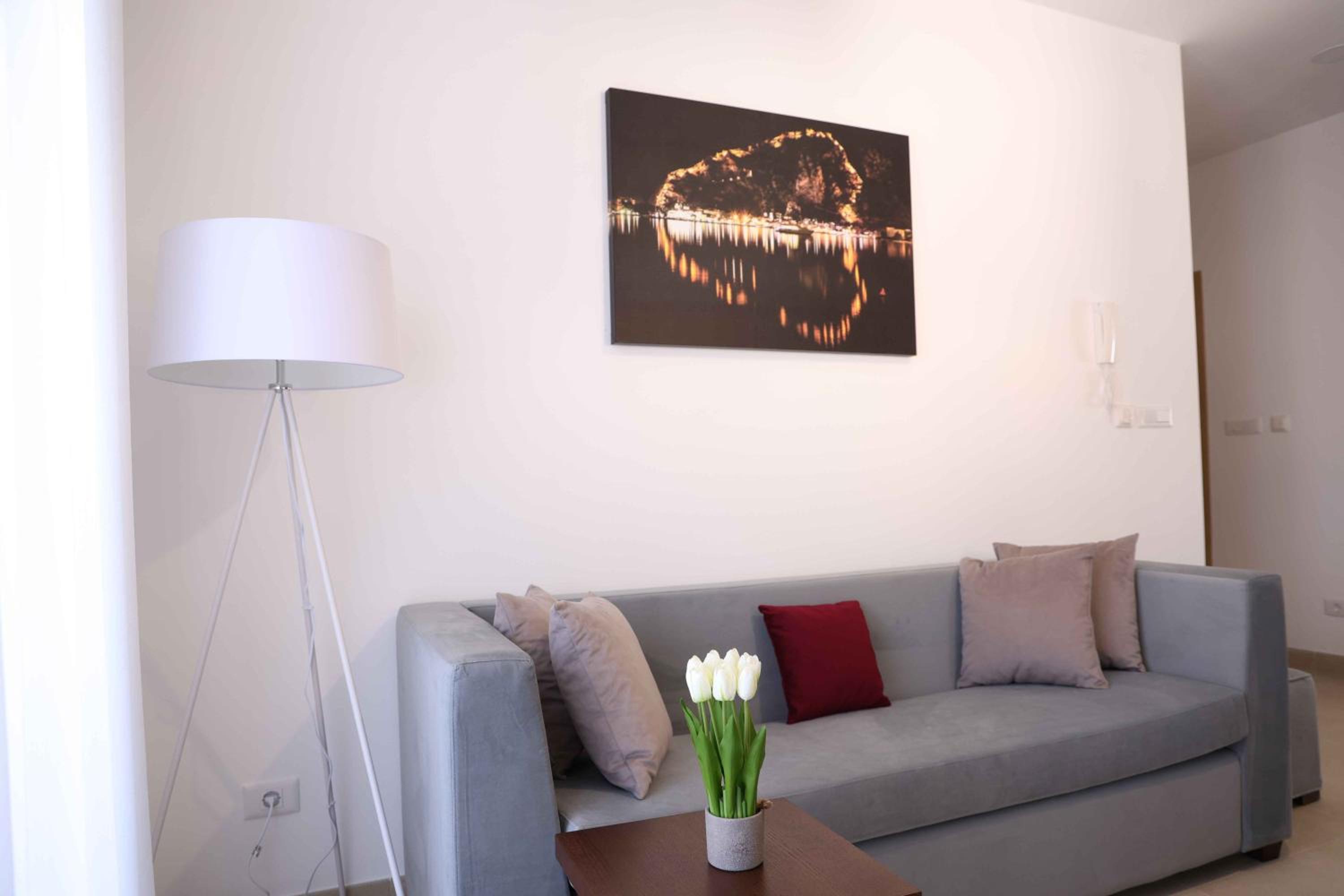 Deluxe Two Bedroom Apartment with Balcony and Sea View (4+1) photo 2