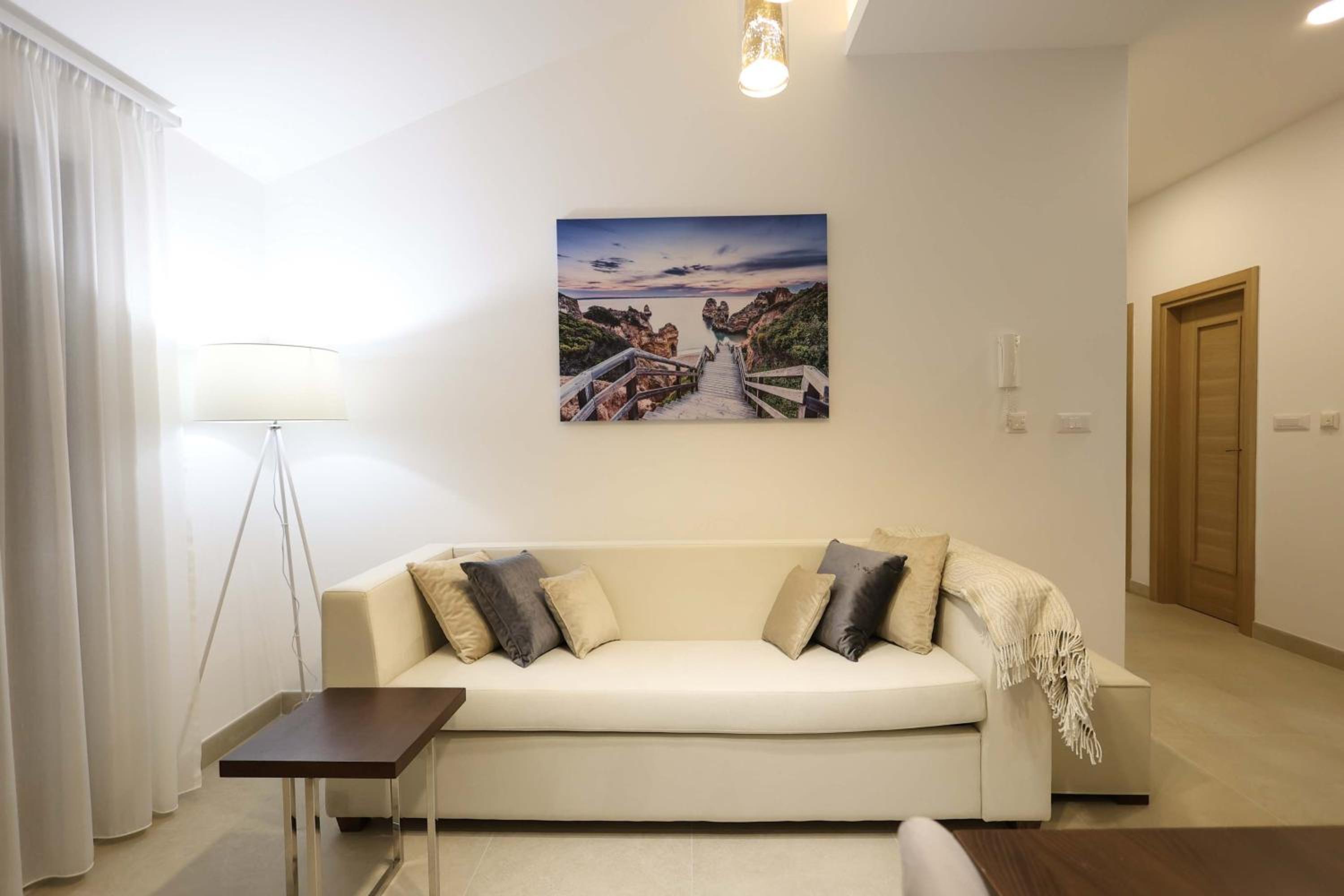 Deluxe Two Bedroom Apartment with Balcony and Sea View (4+1)