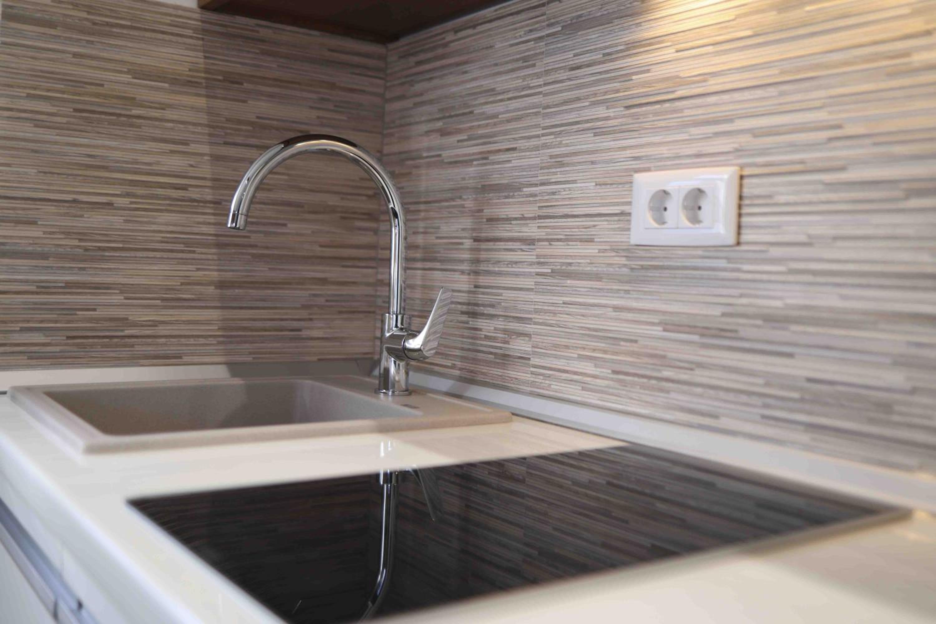 Deluxe Two Bedroom Apartment with Balcony and Sea View (4+2)
