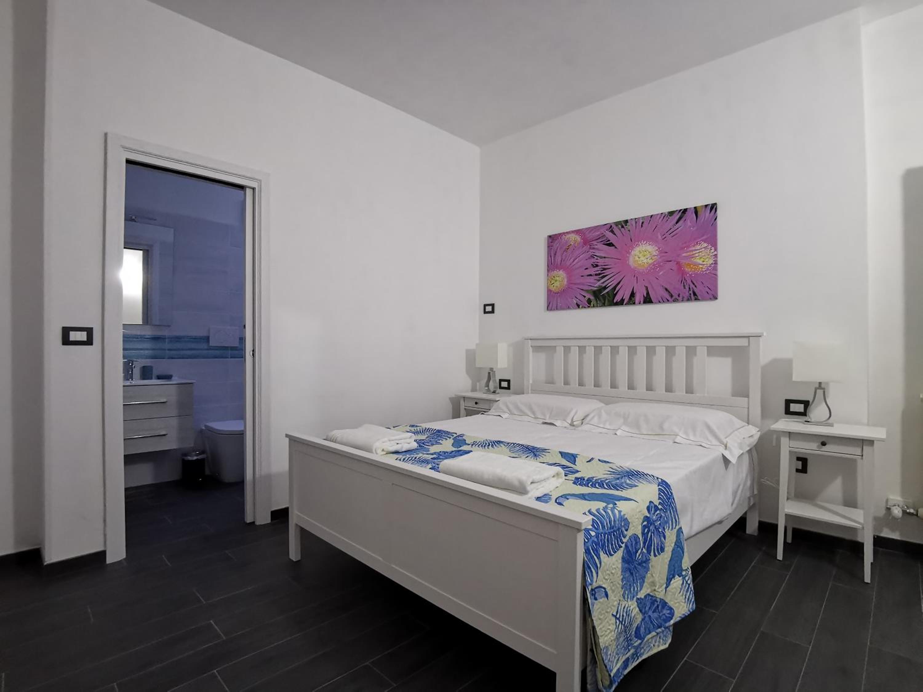 Double Room with Private Bathroom photo 2