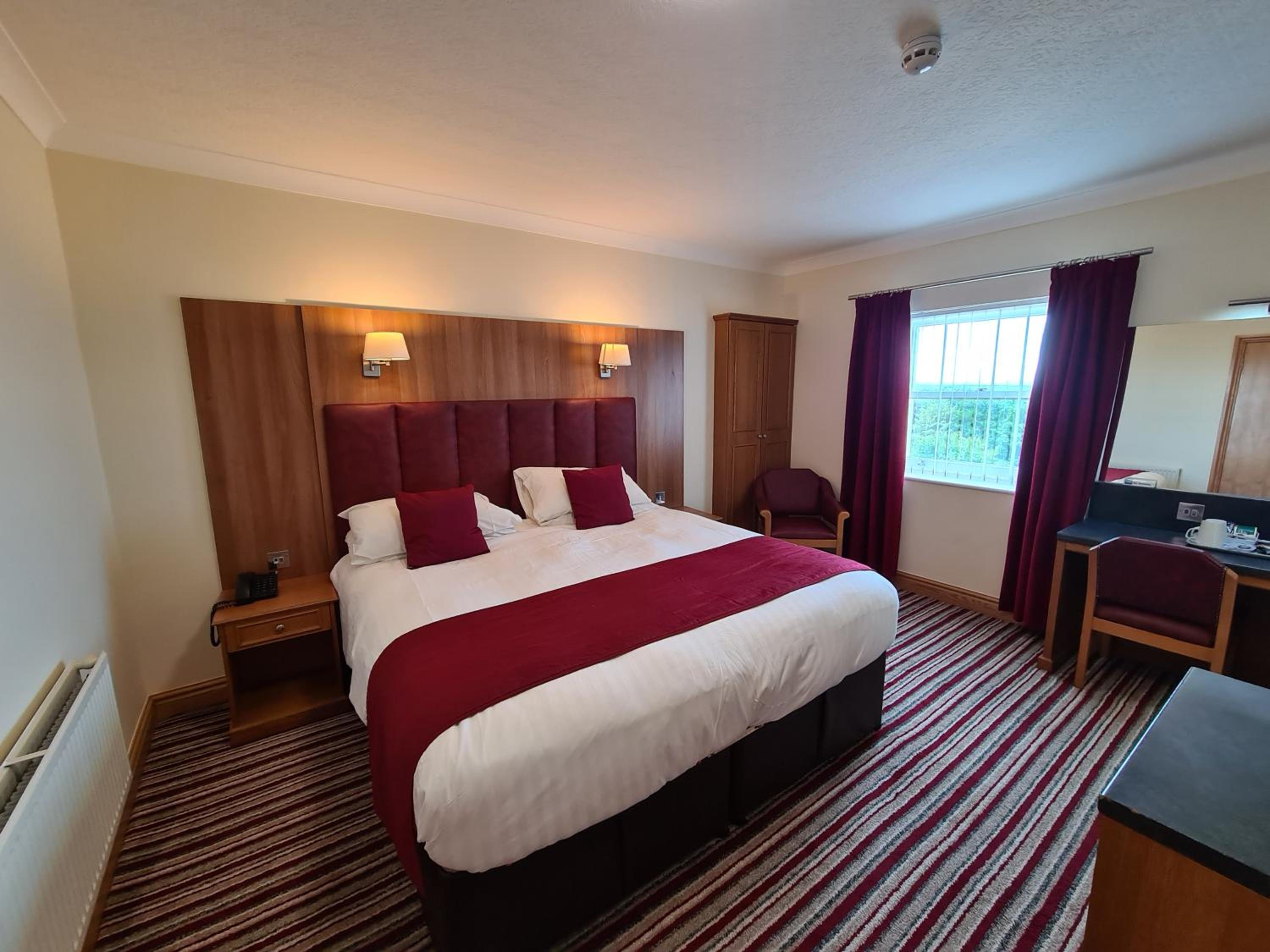 Double or Twin Room - Photo 4