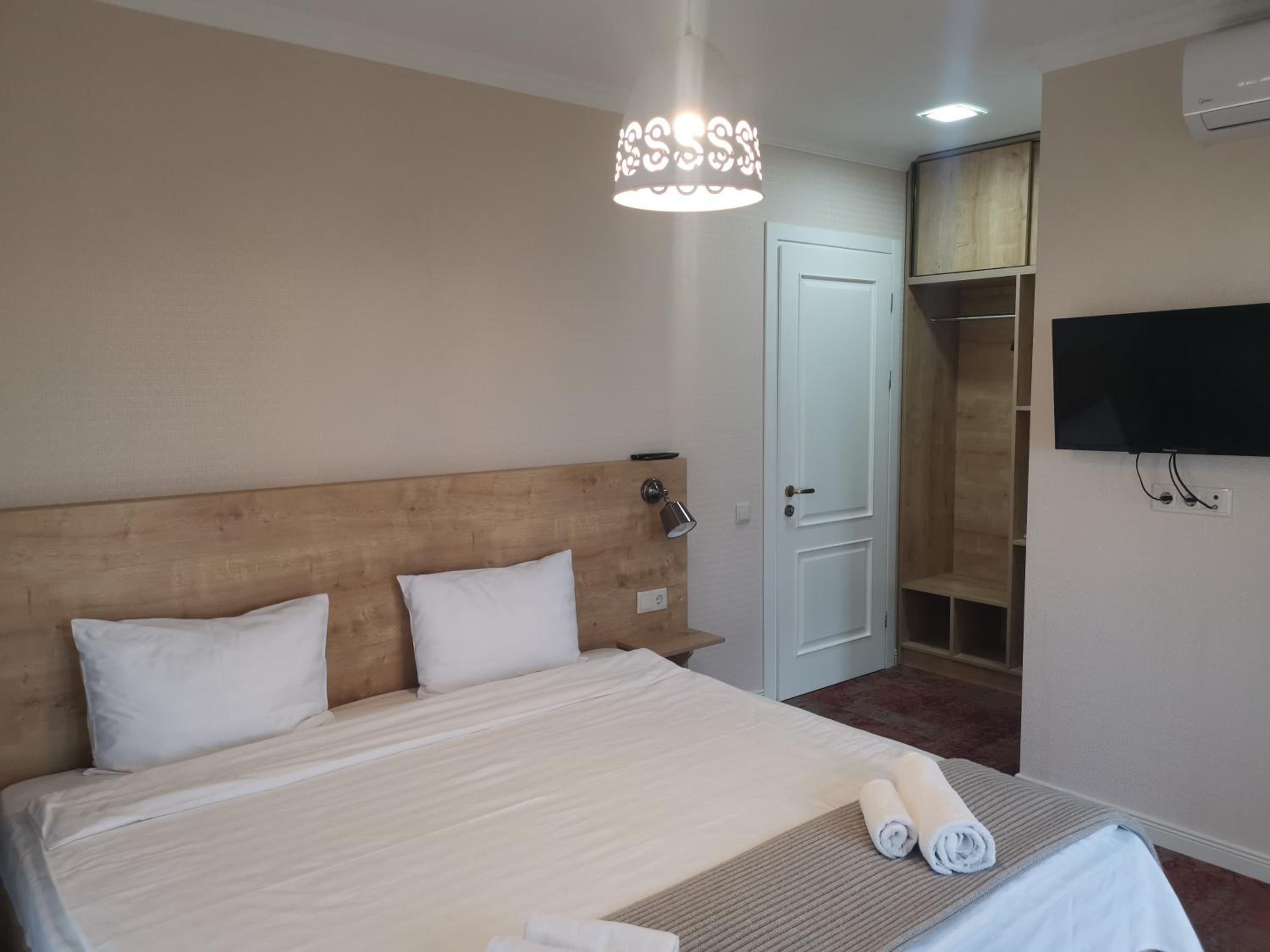 Suite with Mountain View