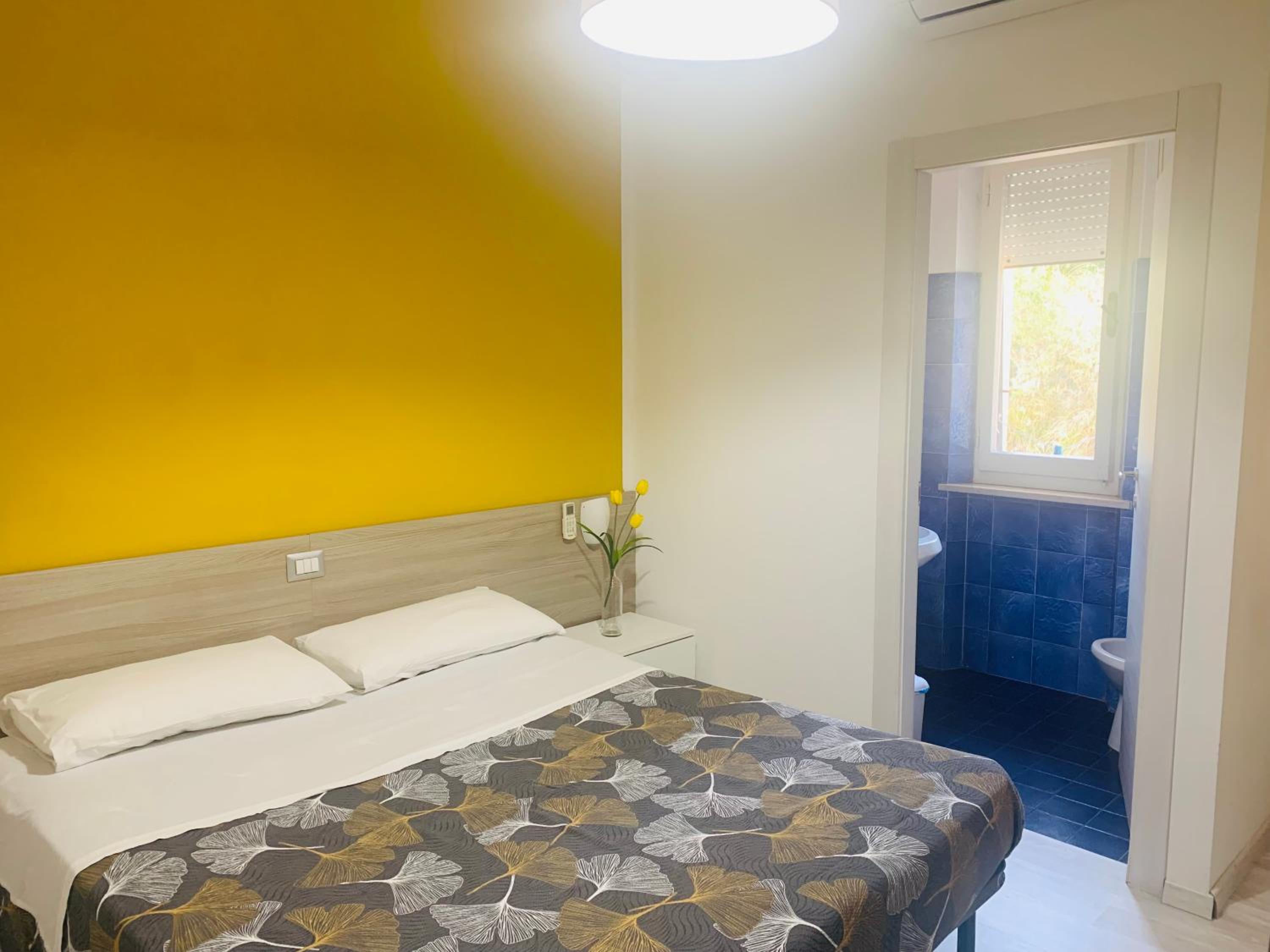Economy Double Room photo 2