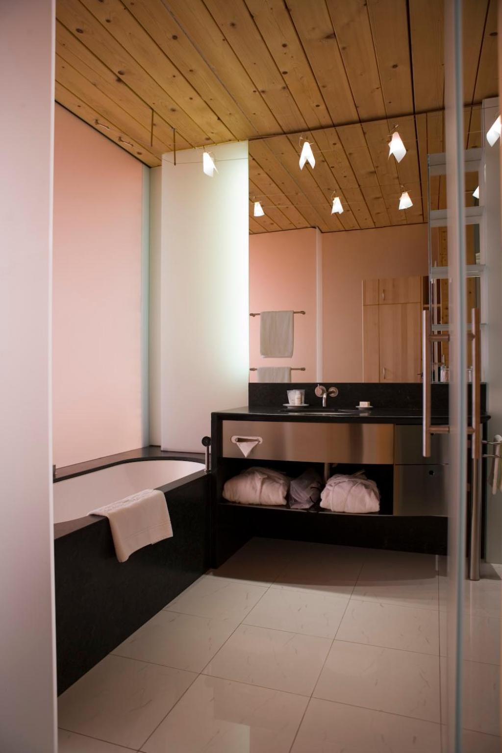Superior Double or Twin Room - Photo 8