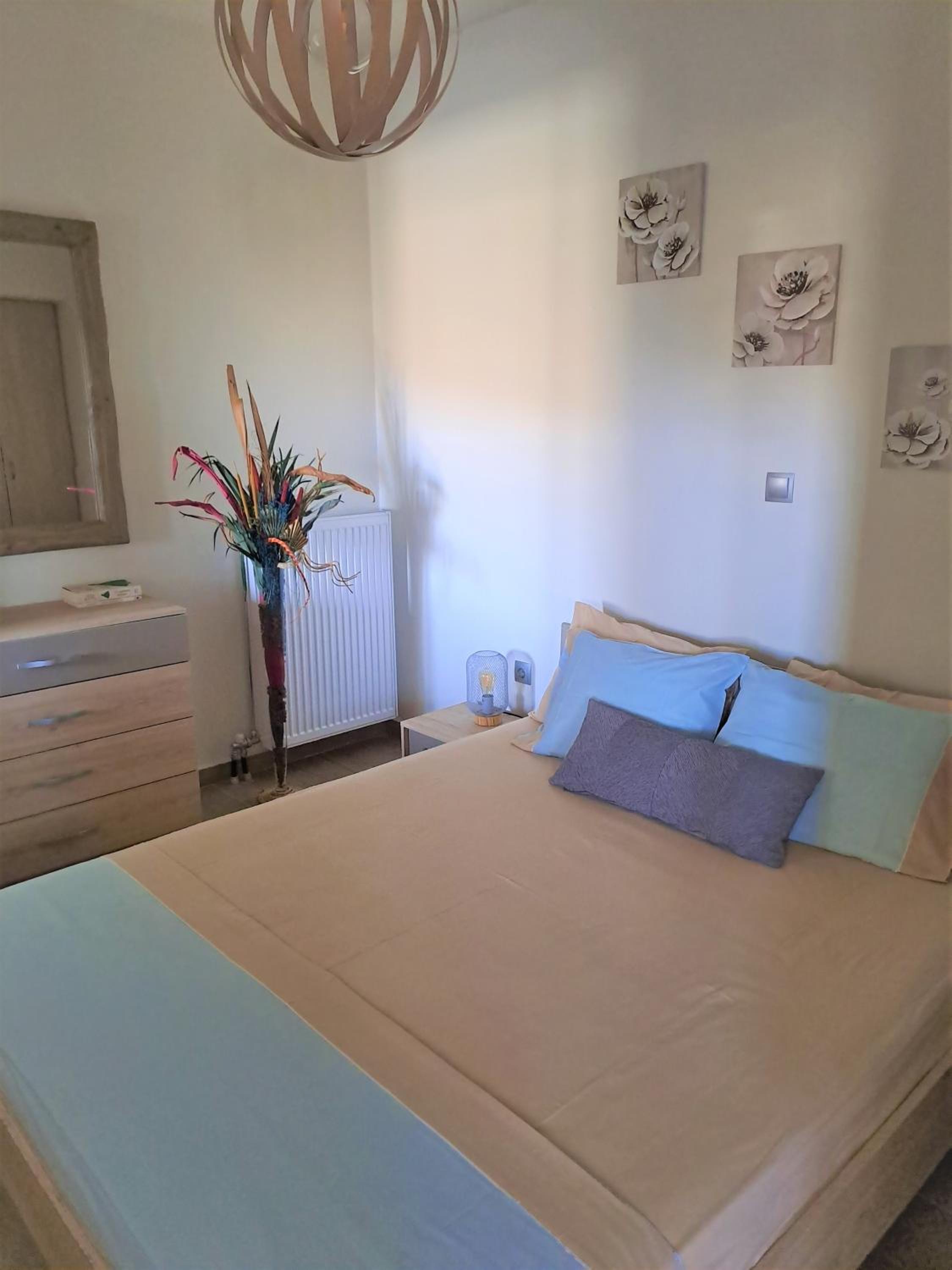 One-Bedroom Apartment - Photo 49