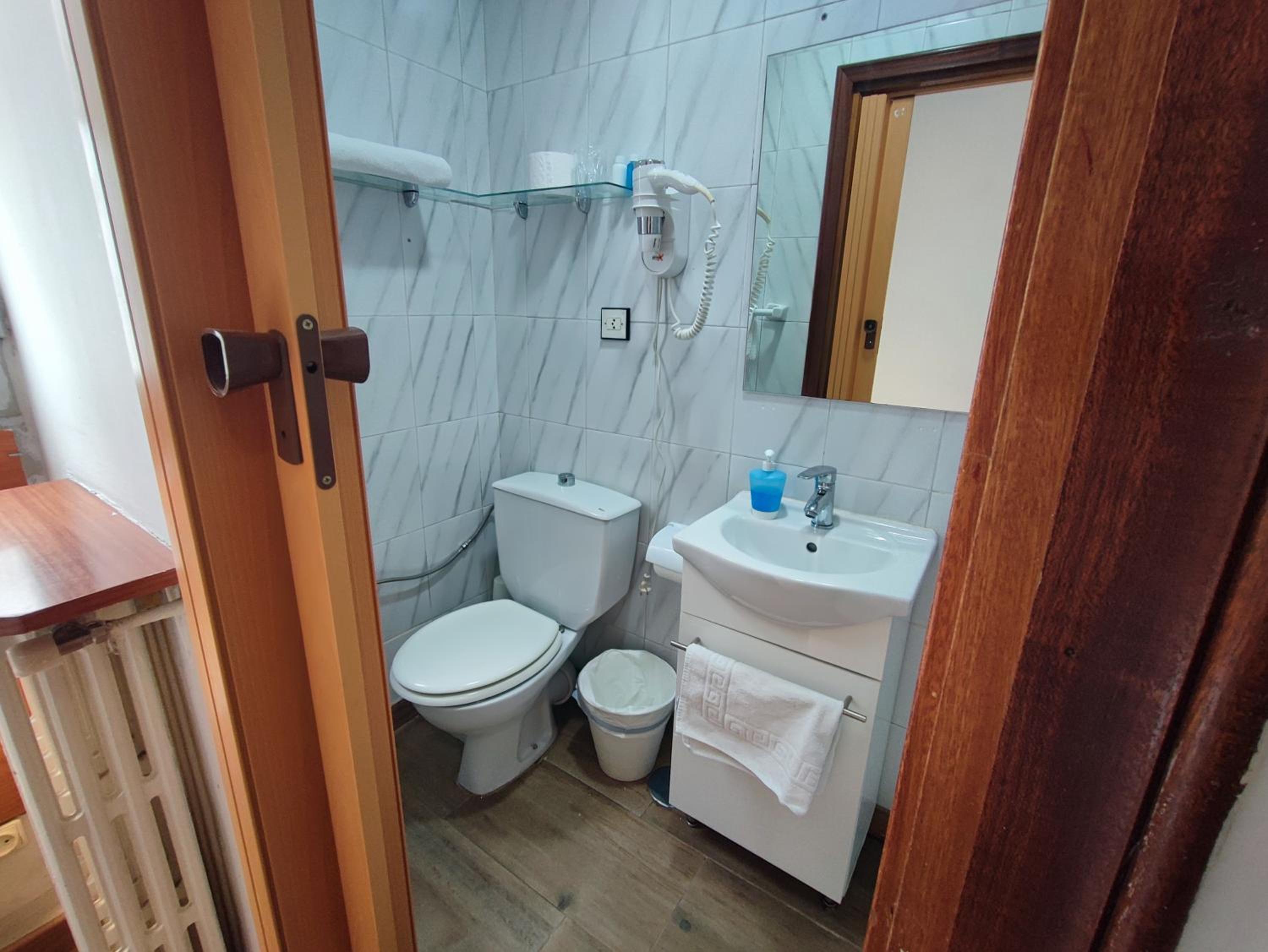 Single Room photo 2