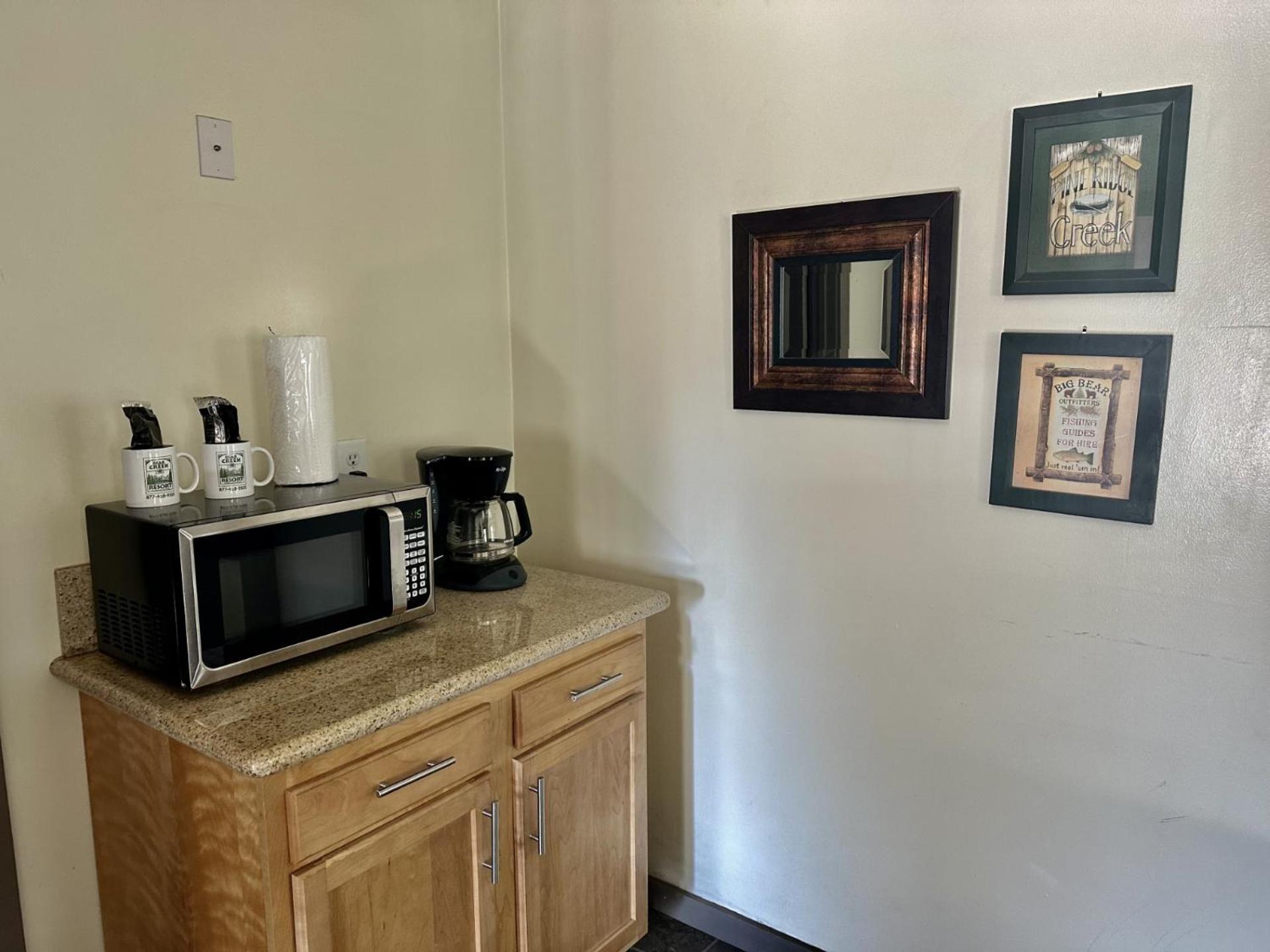One-Bedroom Suite - Photo 2