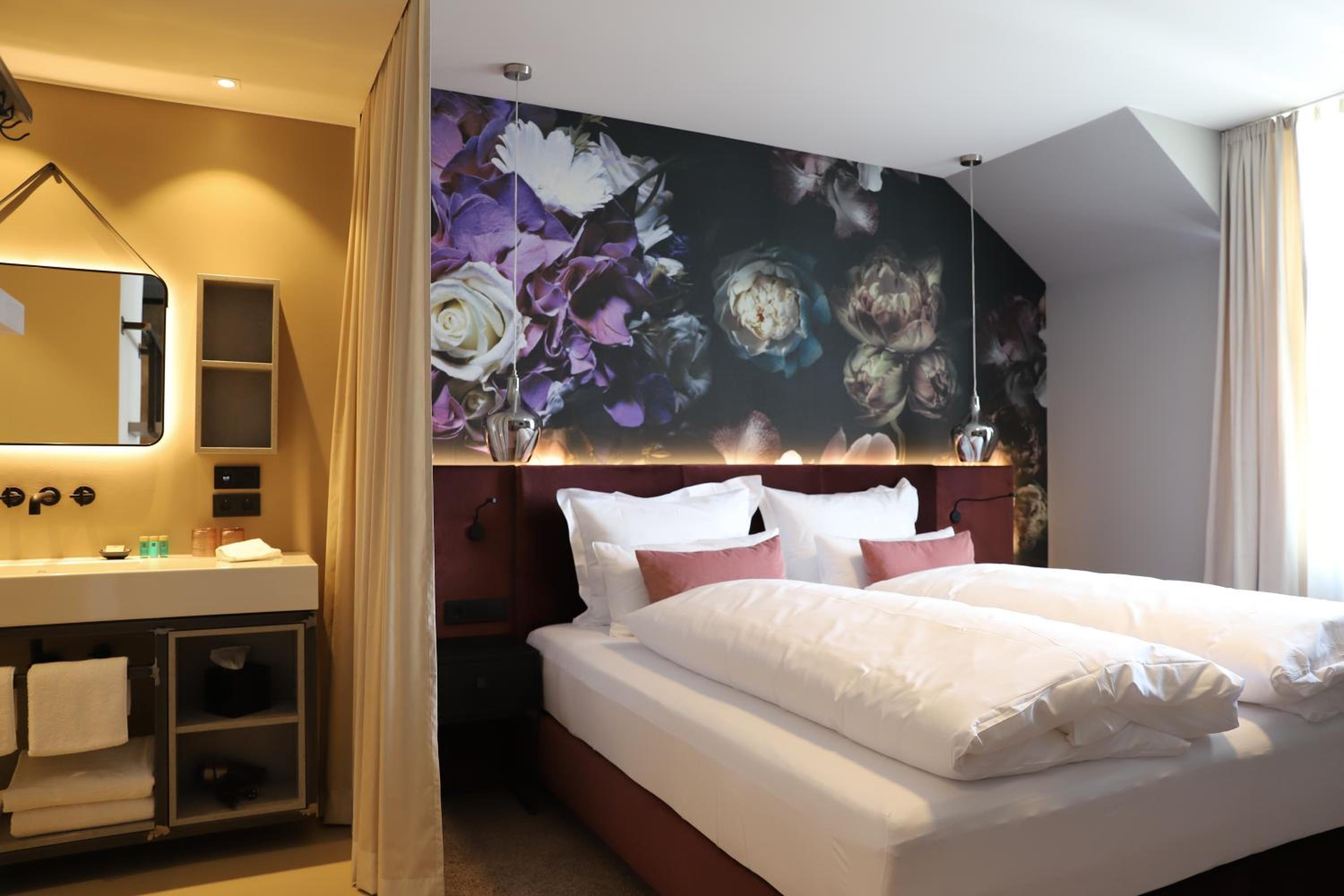 Large Double Room photo 1