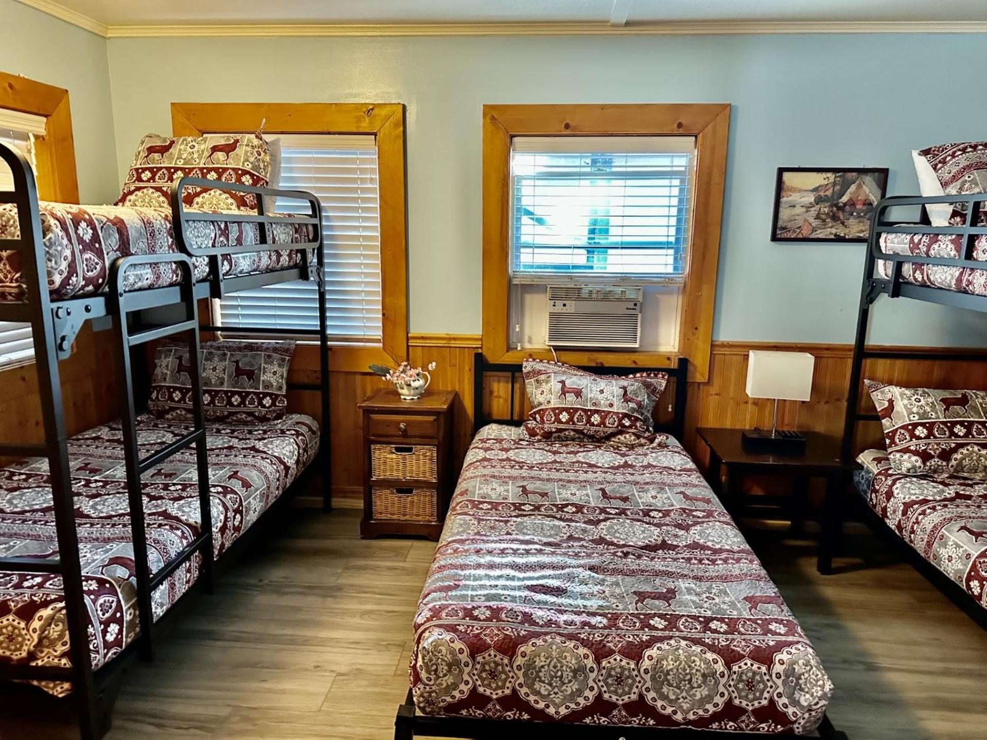One-Bedroom House photo 1