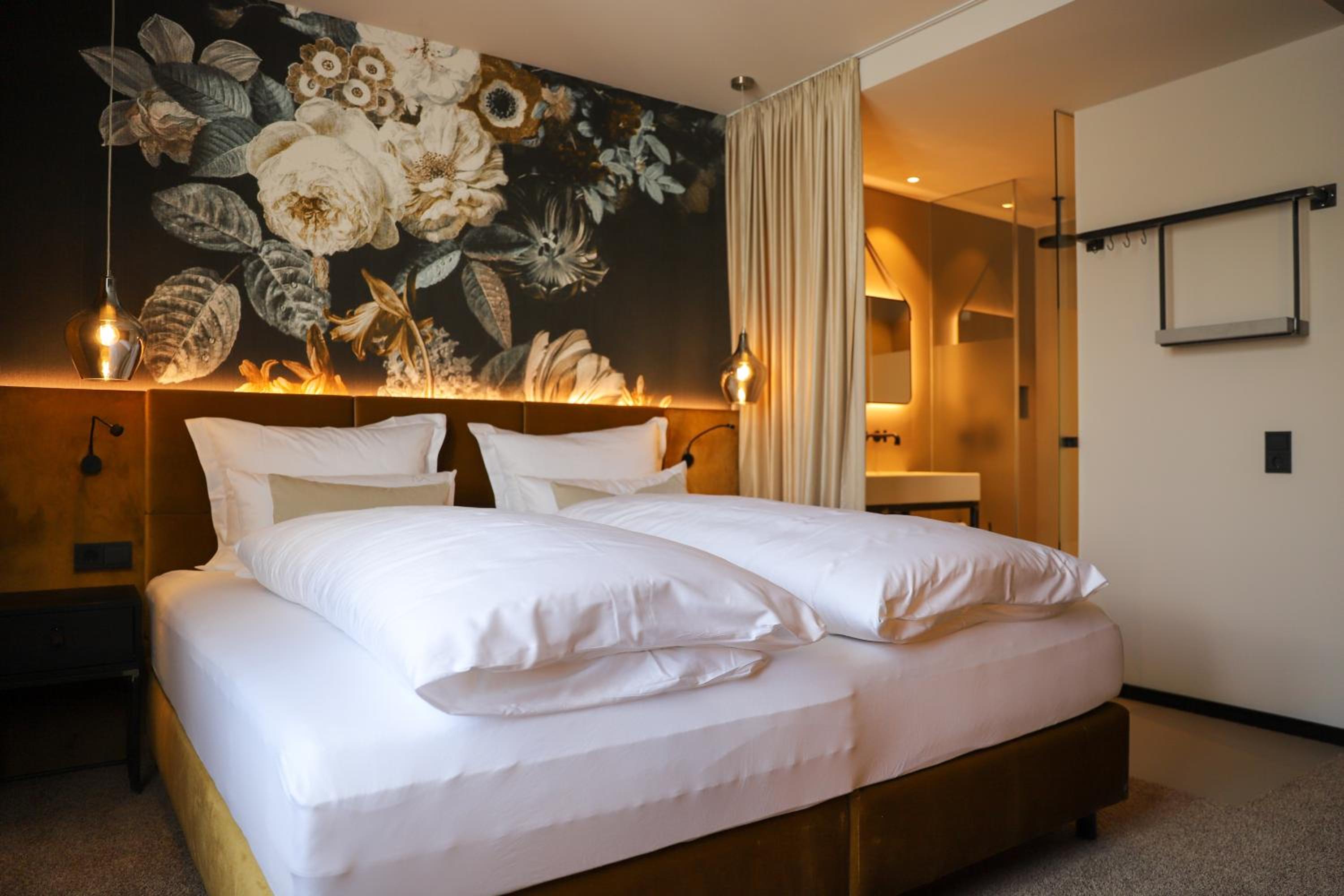 Large Double Room photo 2
