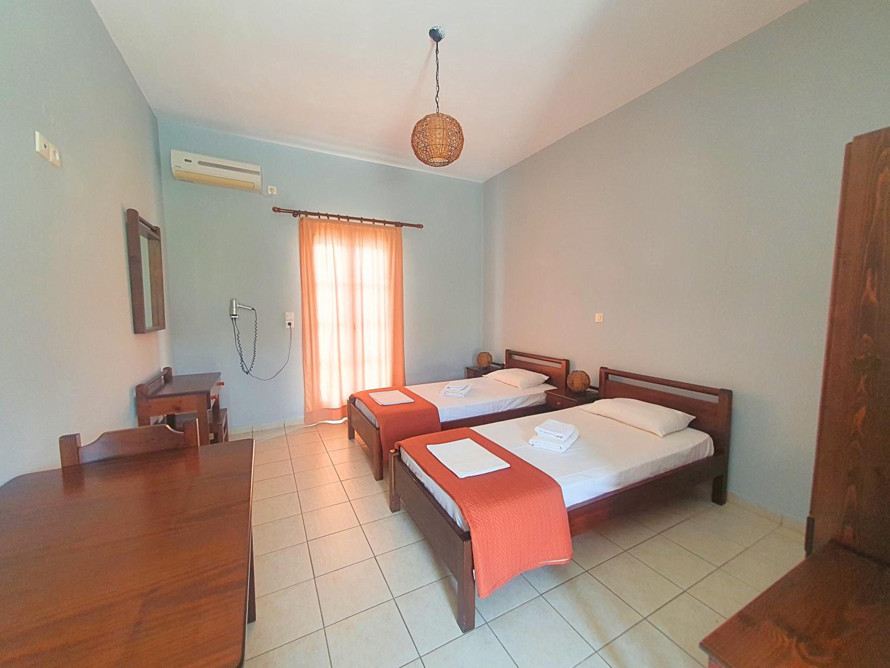 Twin Room with Sea View photo 1