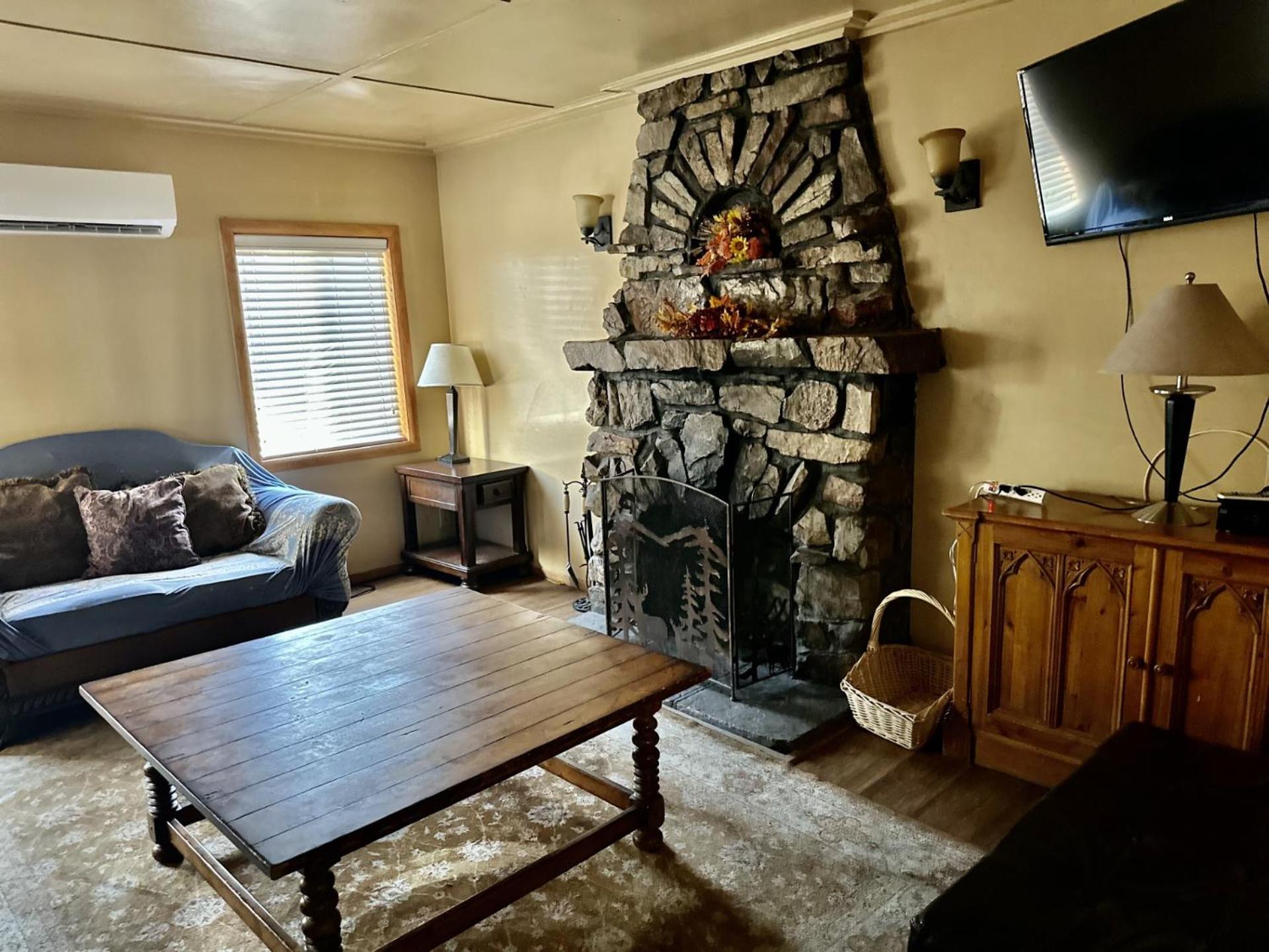 Three-Bedroom House - Photo 11