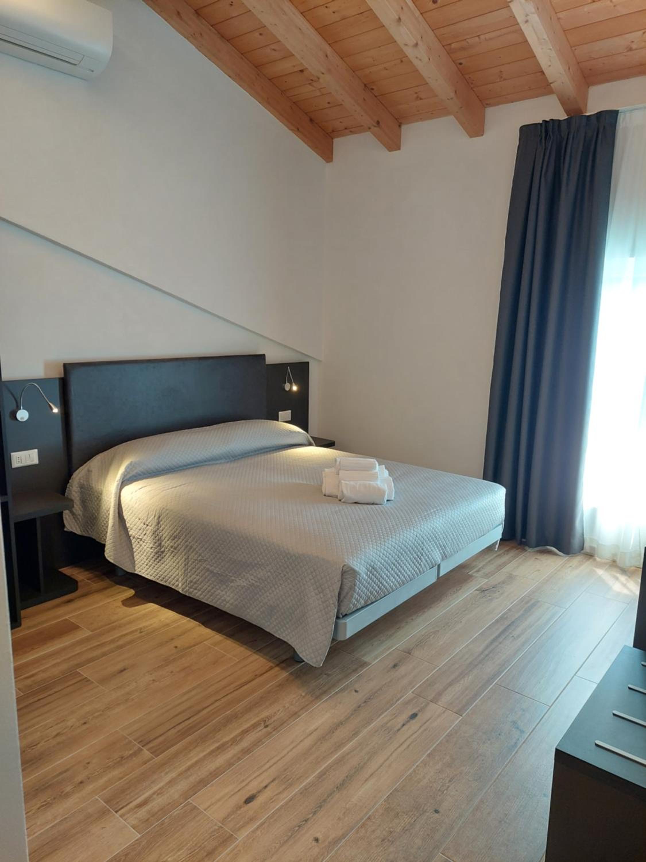 Large Double or Twin Room