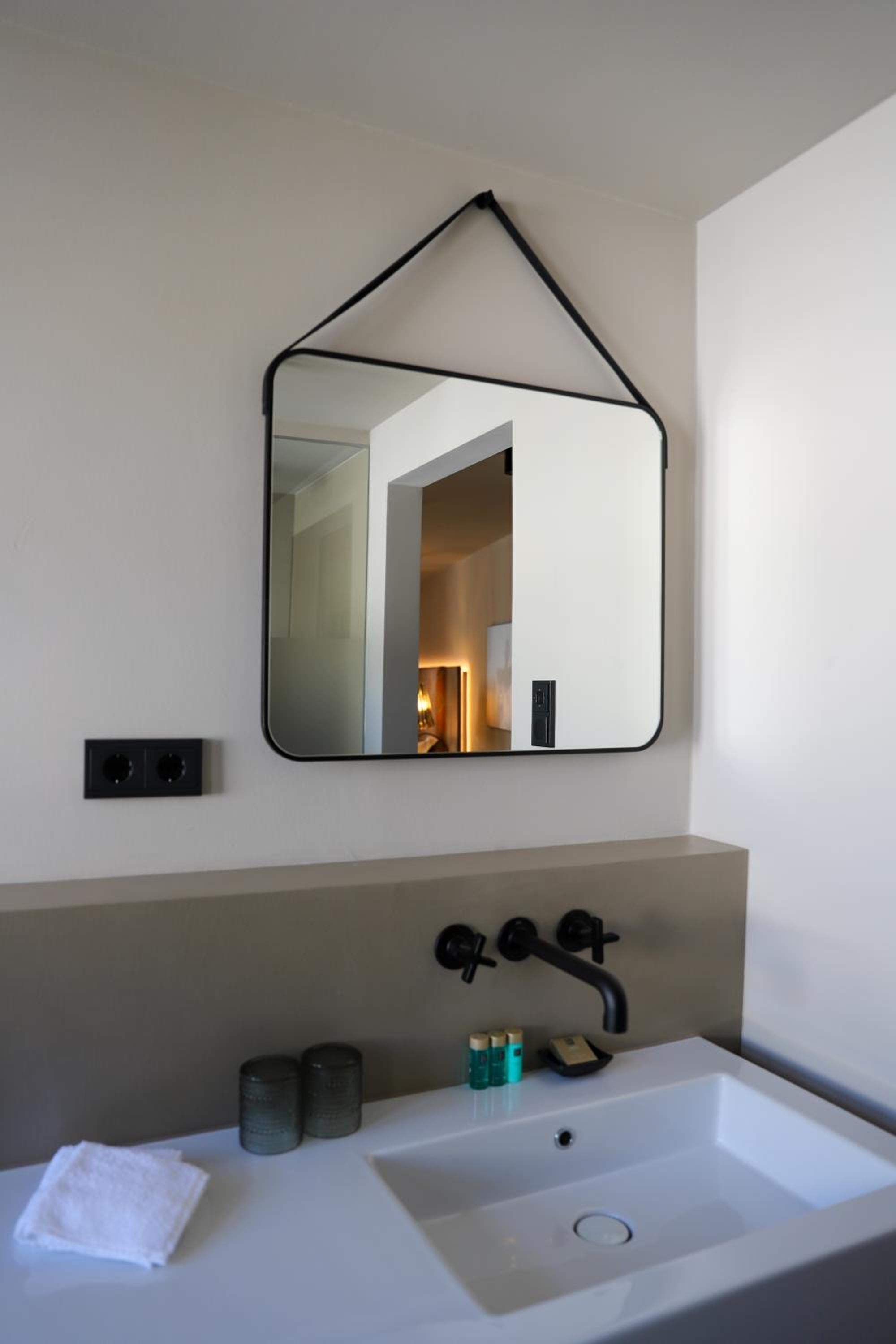 Large Double Room photo 3