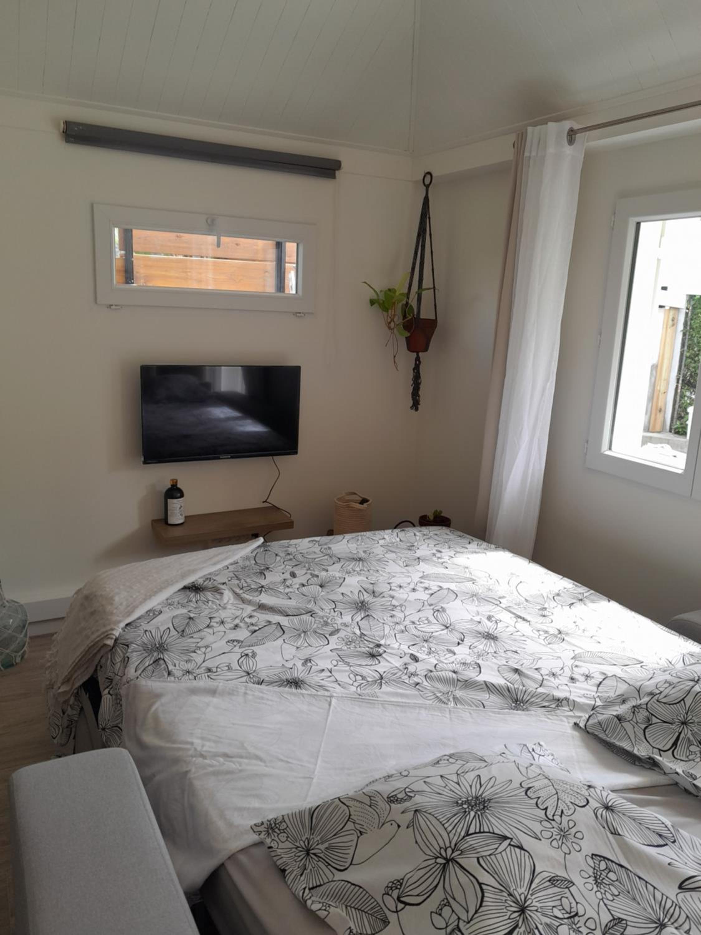 One-Bedroom House photo 1