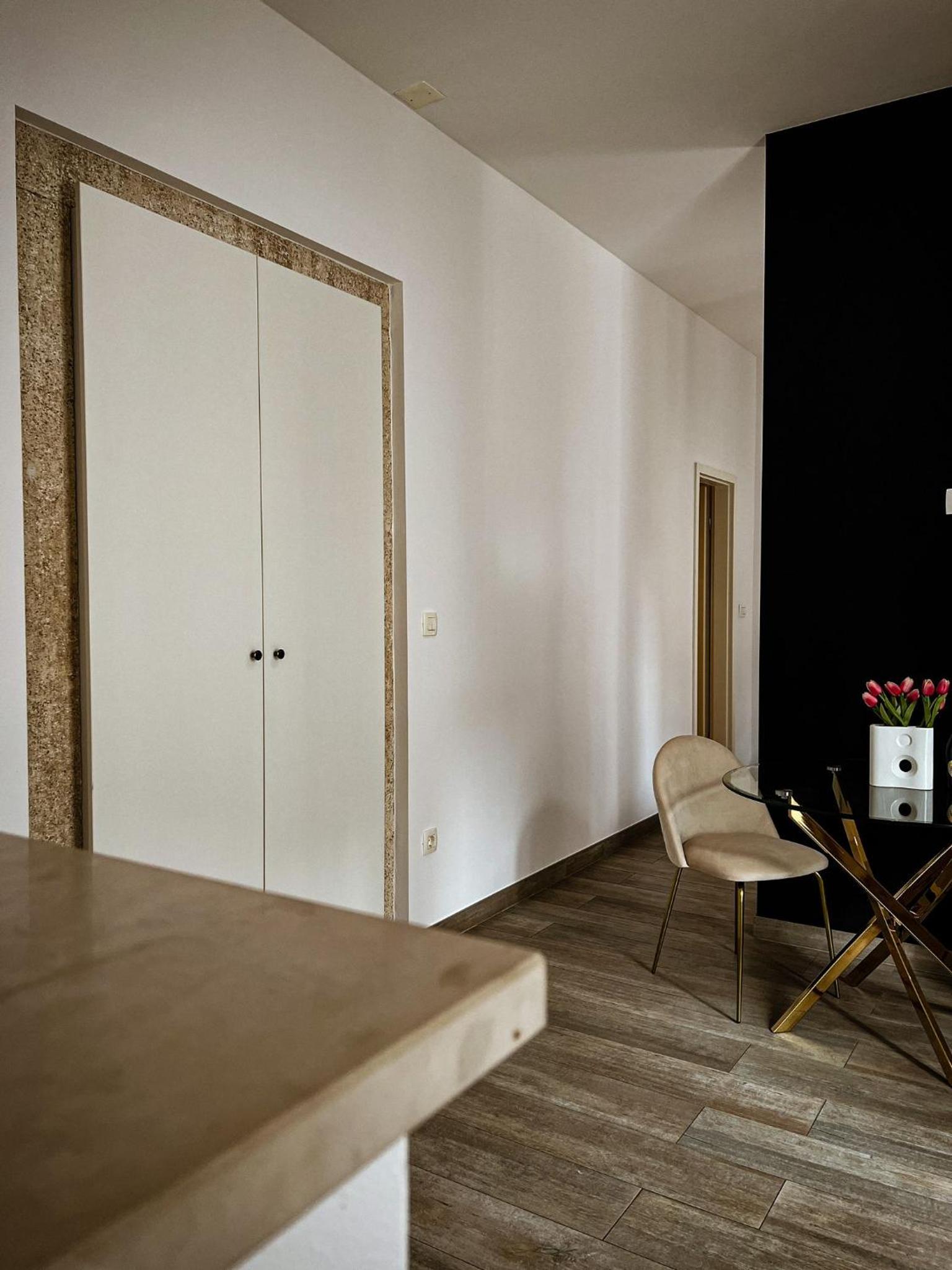 Deluxe Studio