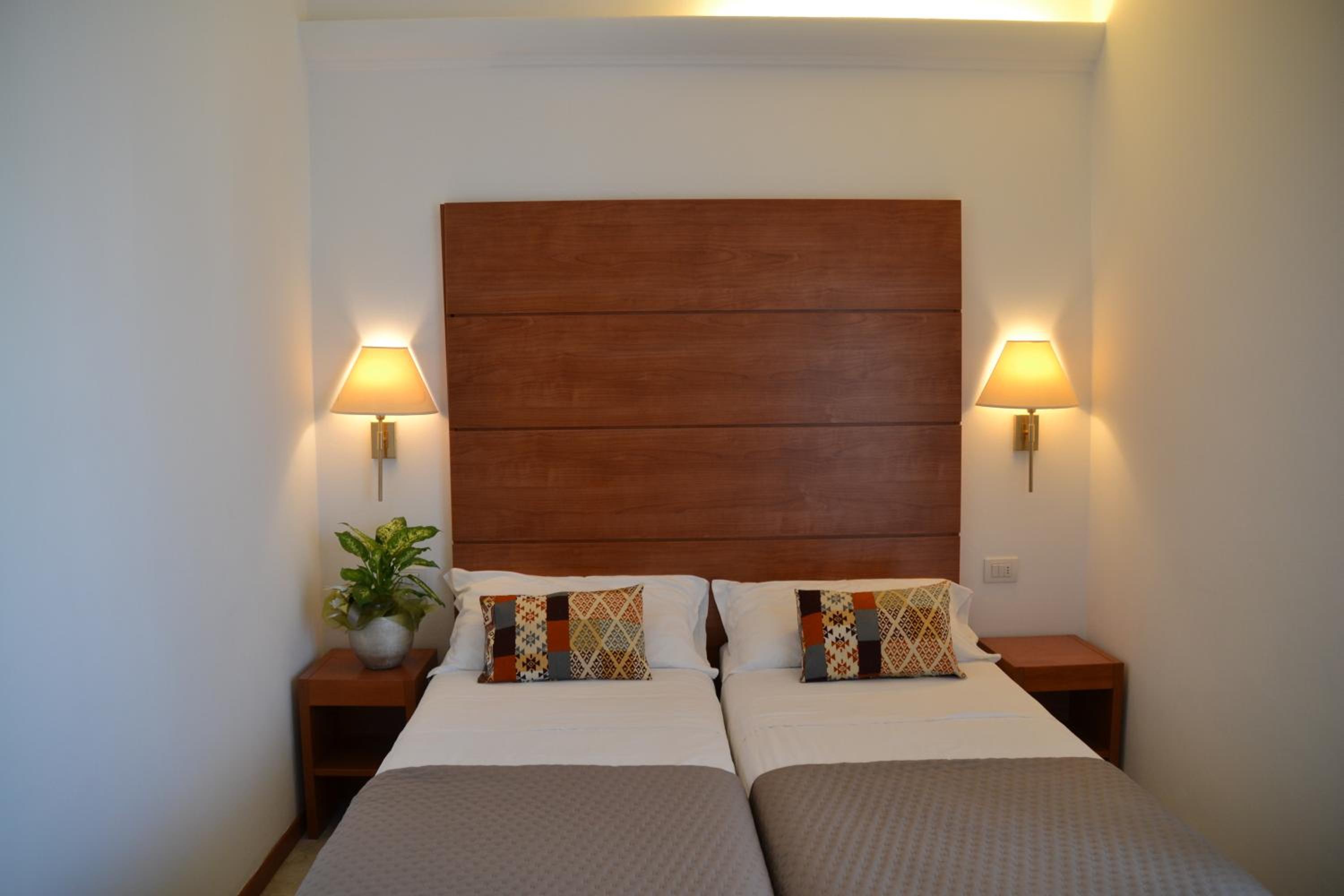 Superior Double or Twin Room - Photo 5