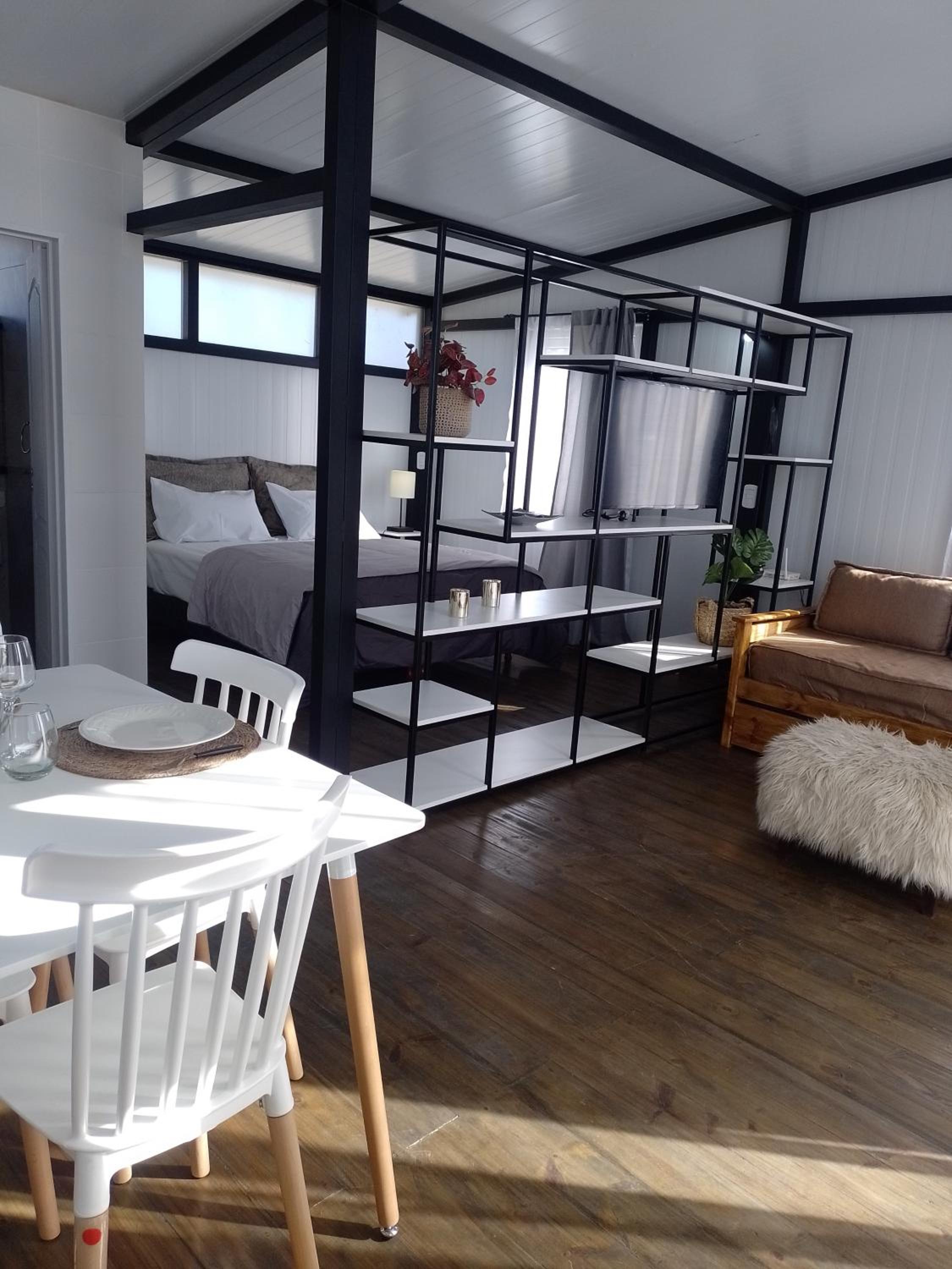 One-Bedroom House photo 2