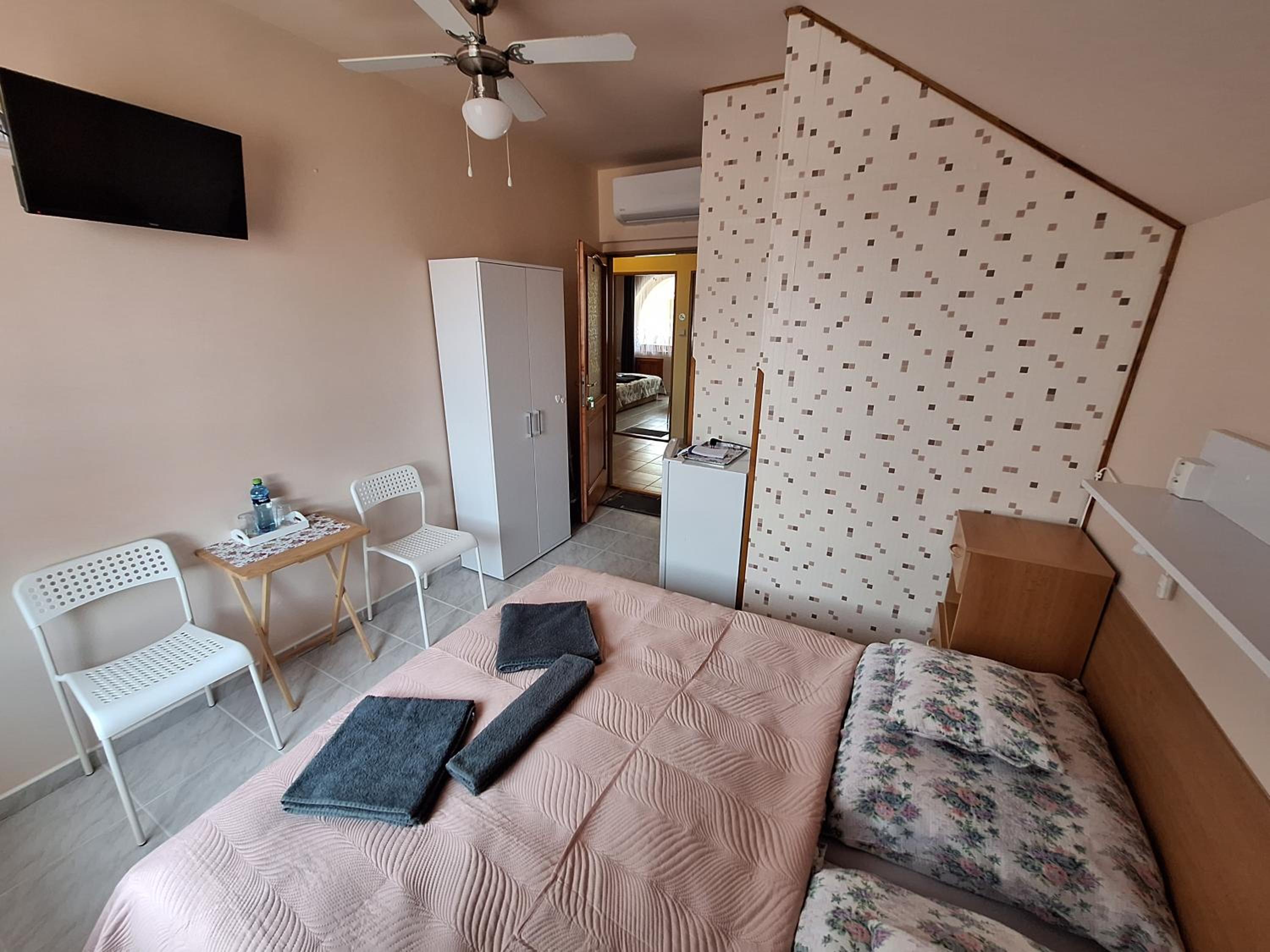 Standard Double or Twin Room with Private Balcony photo 3