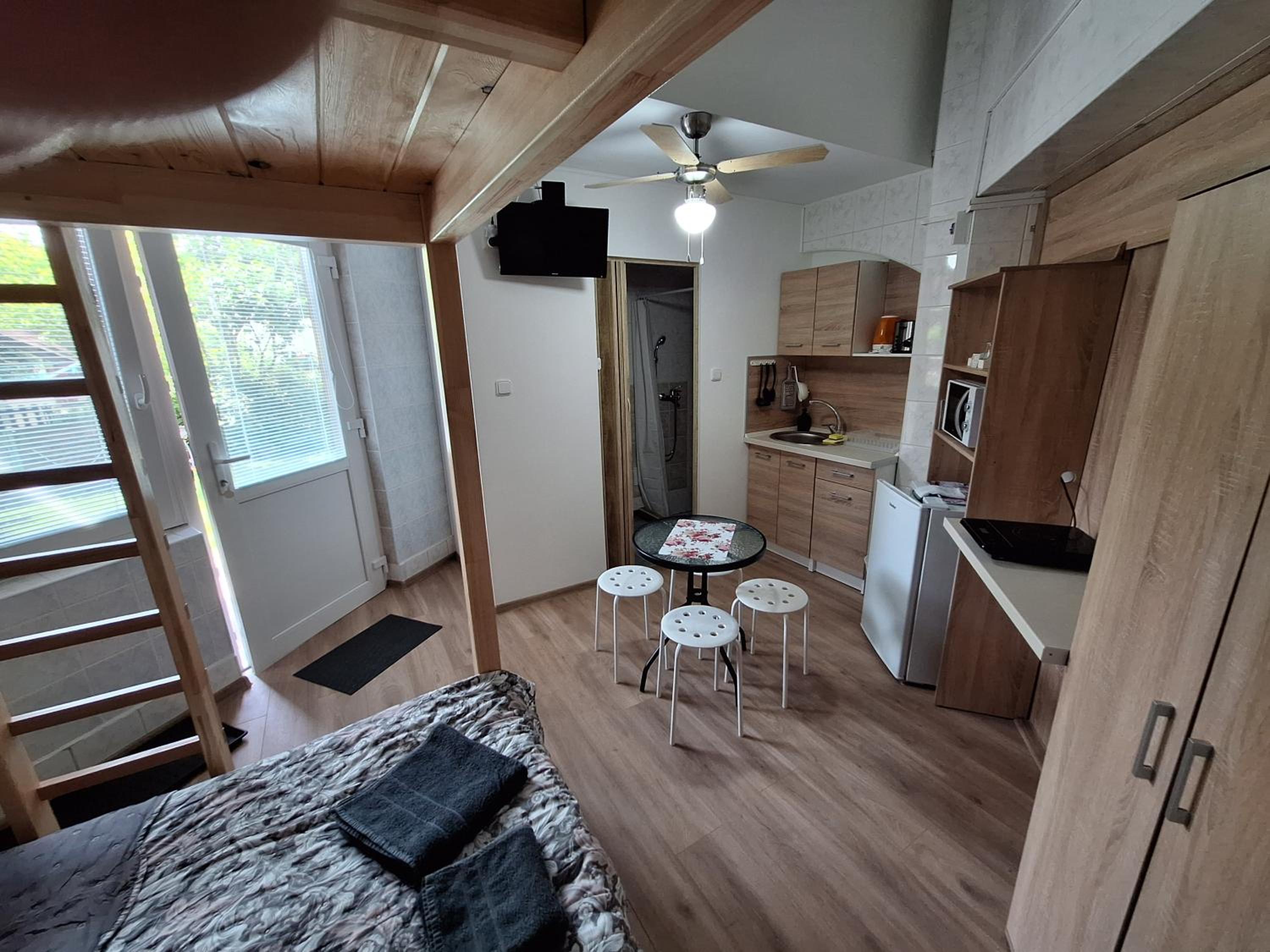 Family Room photo 3